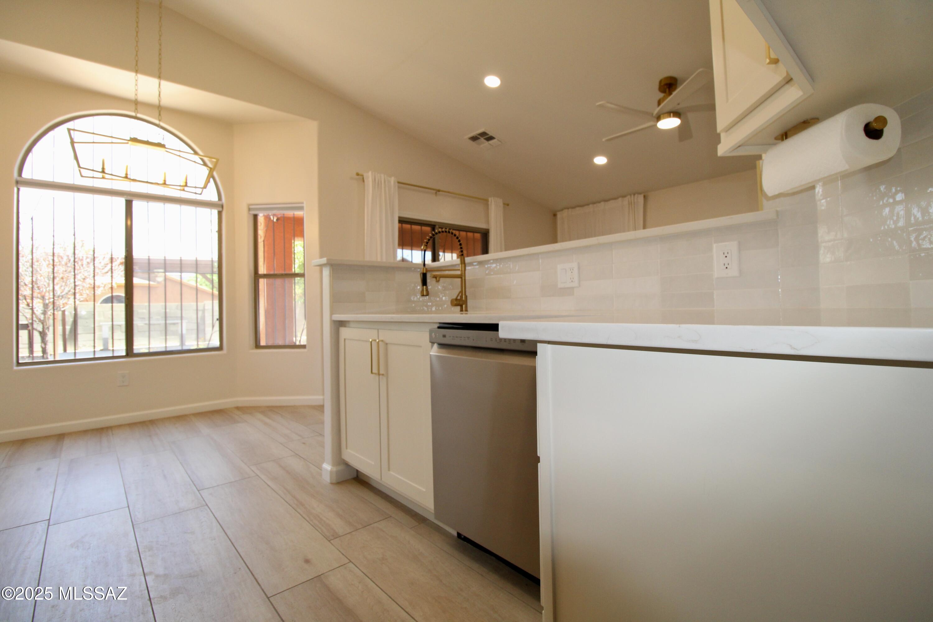 Tres Pueblos - Residential Lease