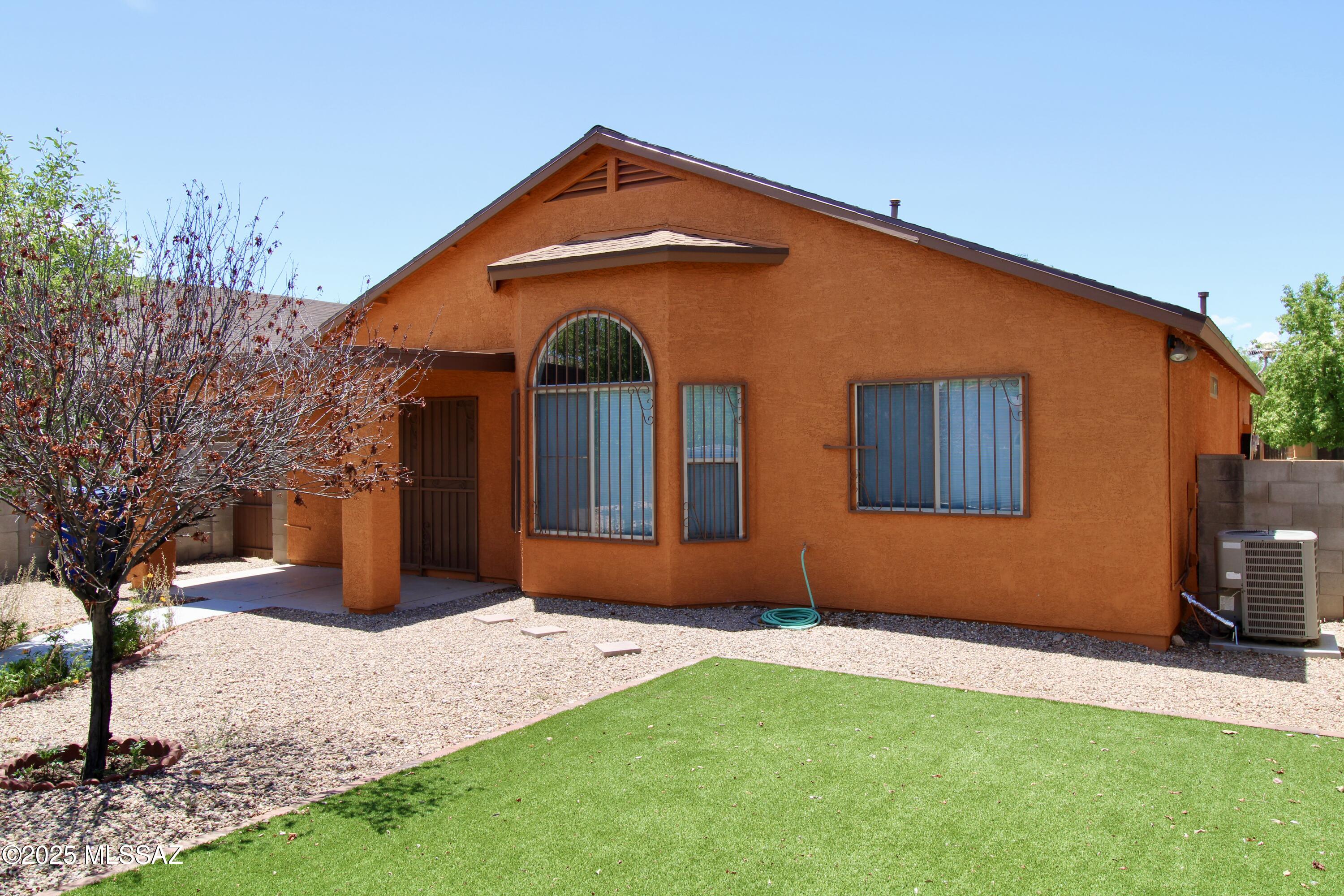 Tres Pueblos - Residential Lease
