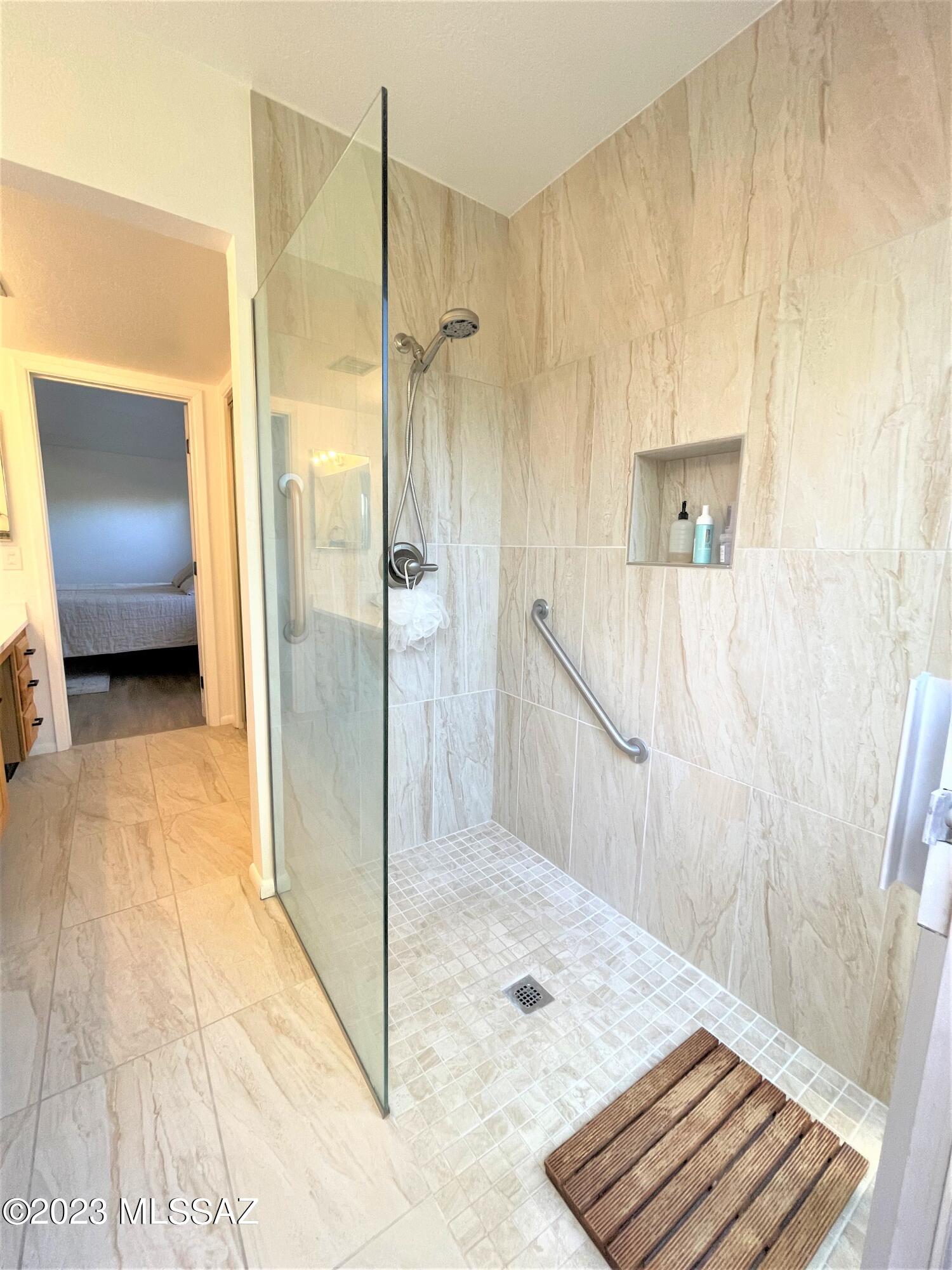 Sabino Vista NO. 3 (1-28) - Residential Lease