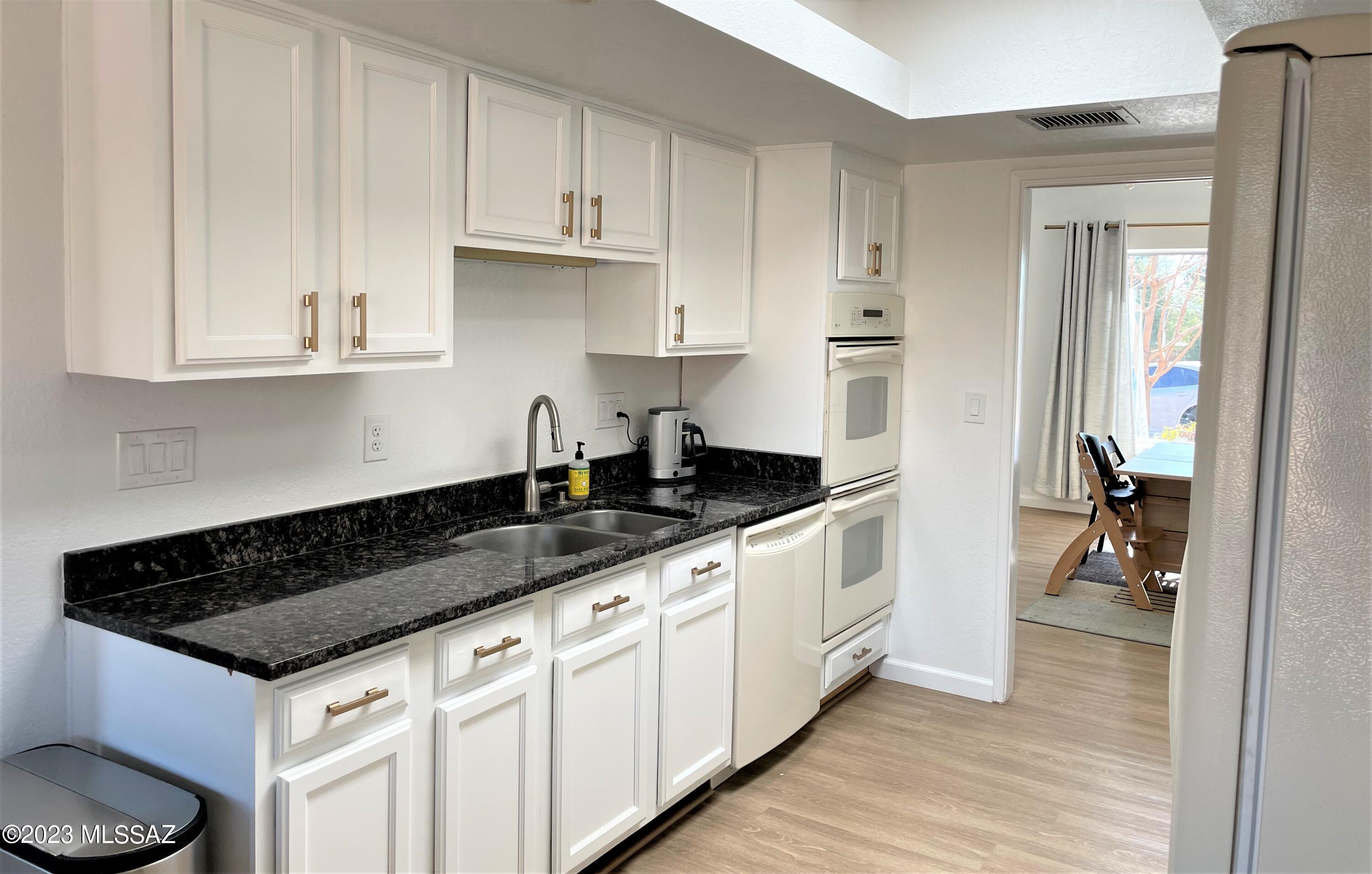 Sabino Vista NO. 3 (1-28) - Residential Lease