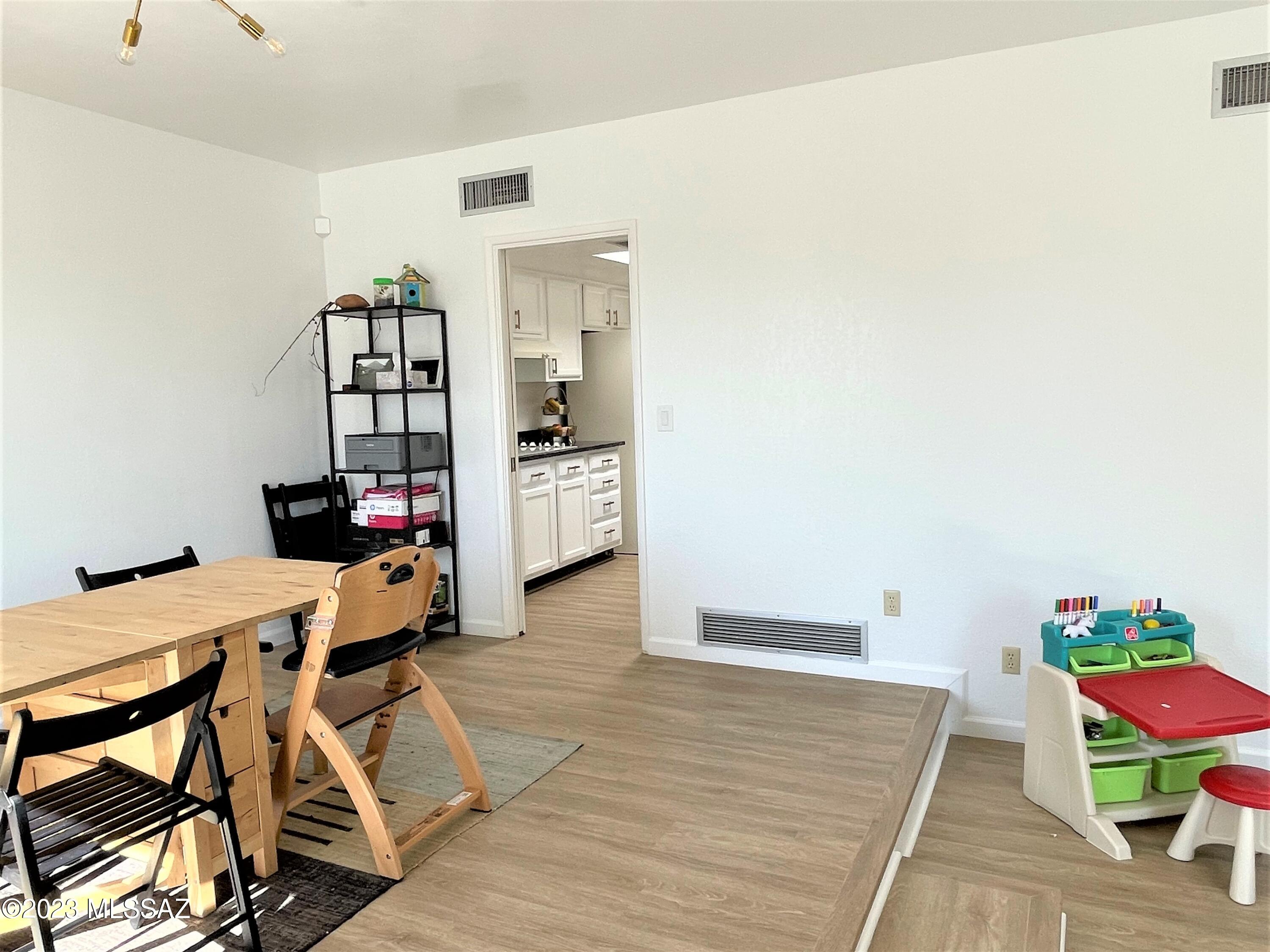 Sabino Vista NO. 3 (1-28) - Residential Lease