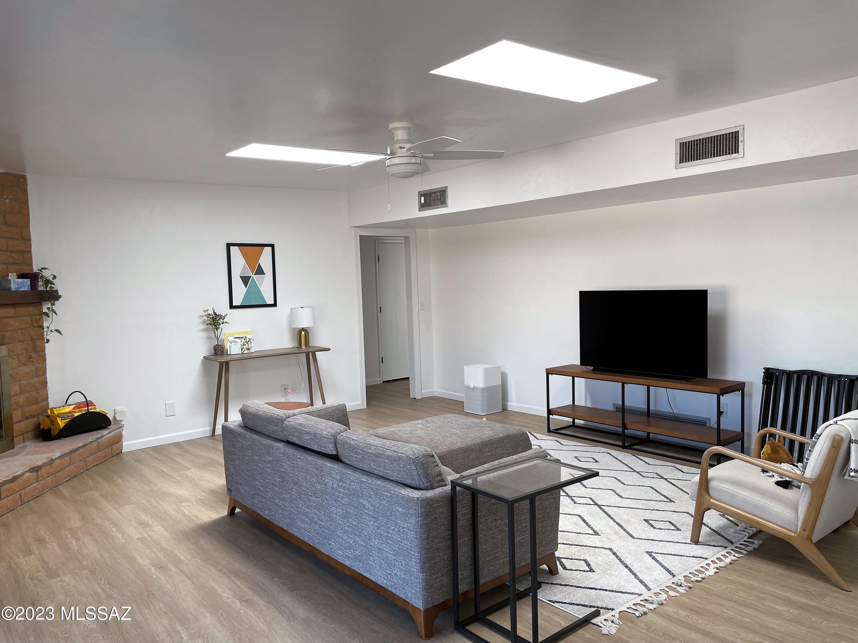 Sabino Vista NO. 3 (1-28) - Residential Lease