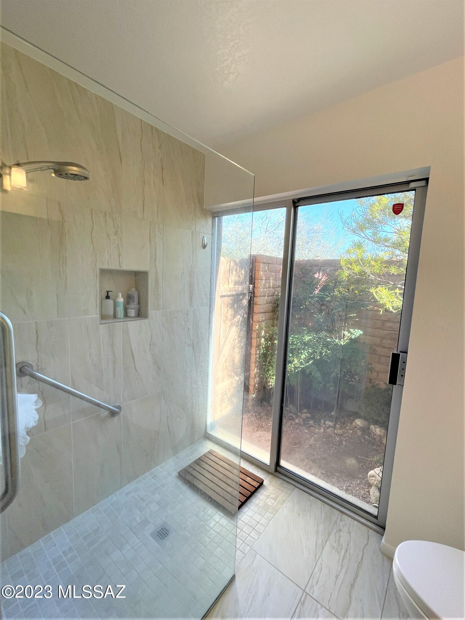 Sabino Vista NO. 3 (1-28) - Residential Lease