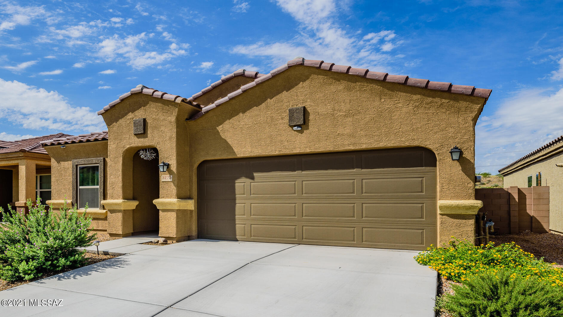 Open concept 1 story , 3 bd /2 ba home! With stainless steel appliances , white kitchen cabinets ,granite counter top with lots of grades! No need to preview! Wood look tile in natural through out except in bedrooms.