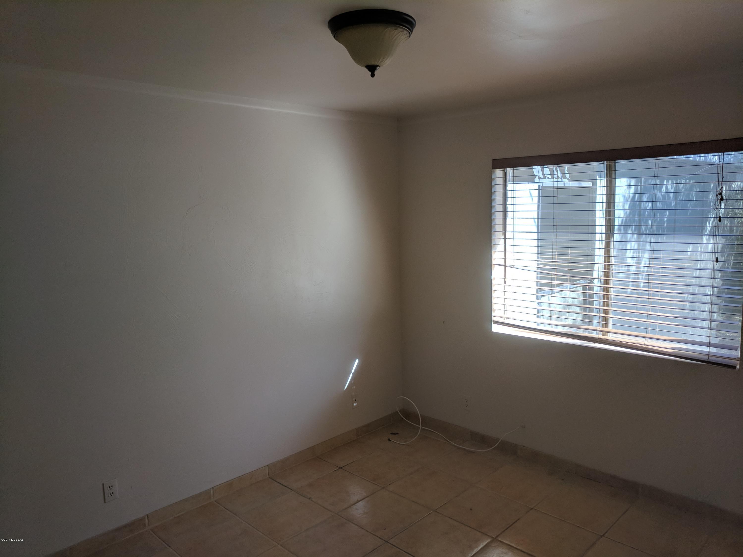 Fort Lowell Estates - Residential Lease
