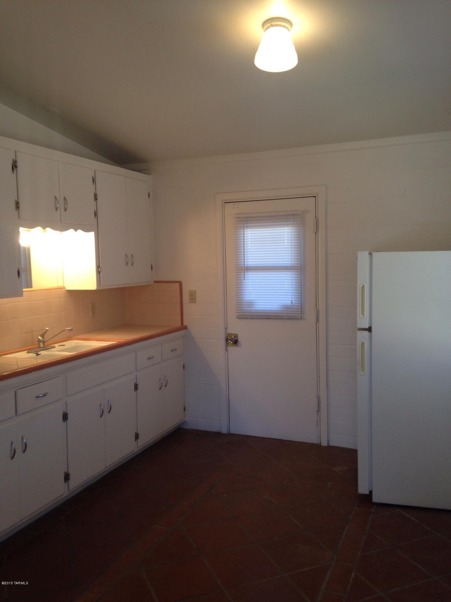 Catalina Poultry Acres NO 3 - Residential Lease