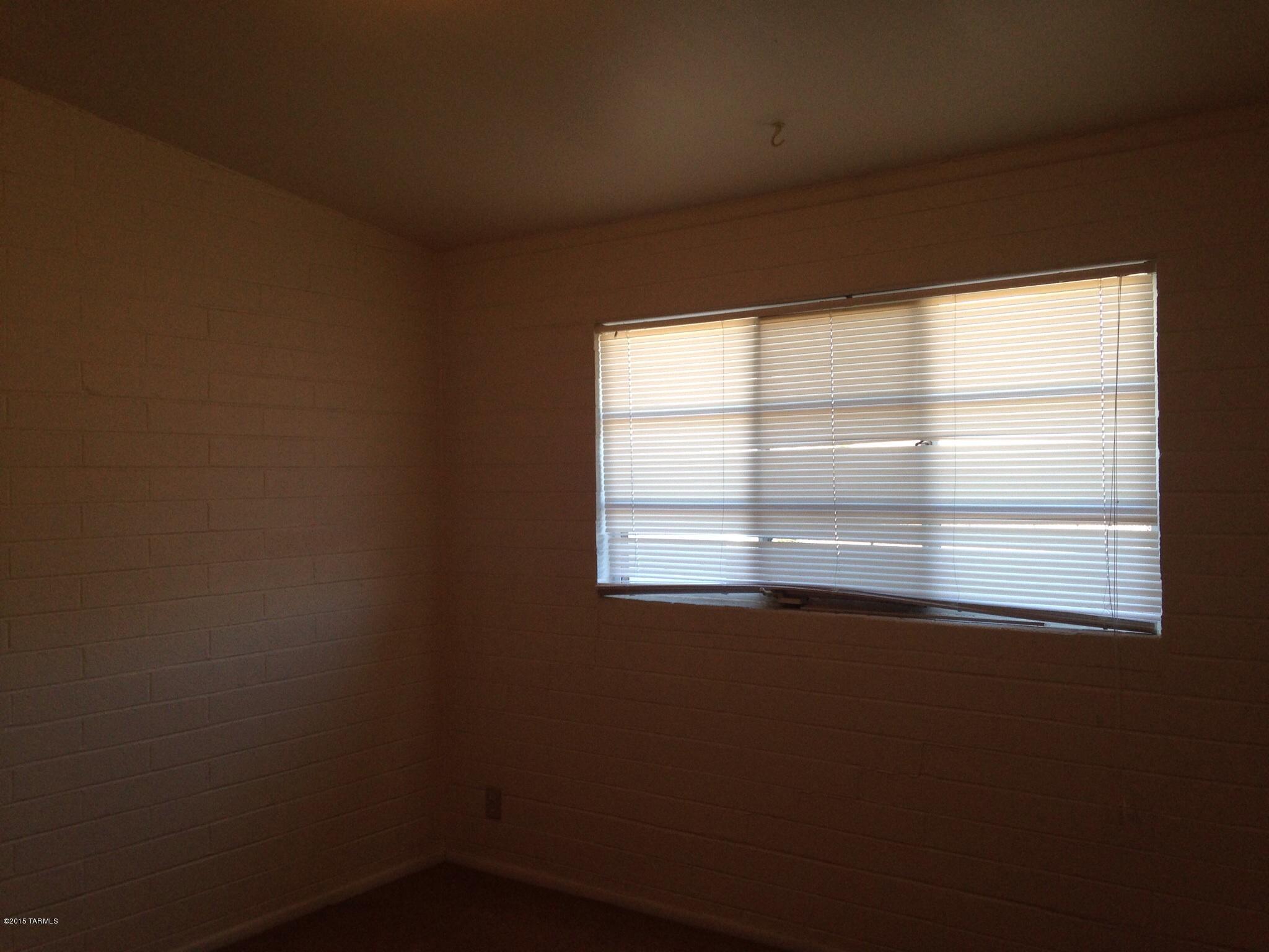 Catalina Poultry Acres NO 3 - Residential Lease