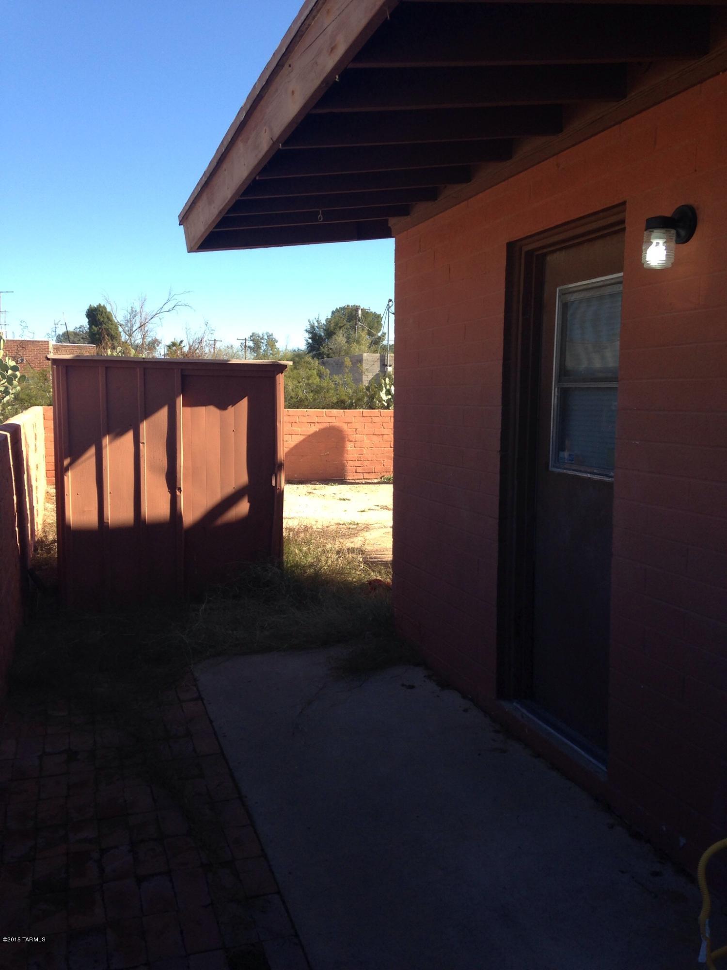 Catalina Poultry Acres NO 3 - Residential Lease