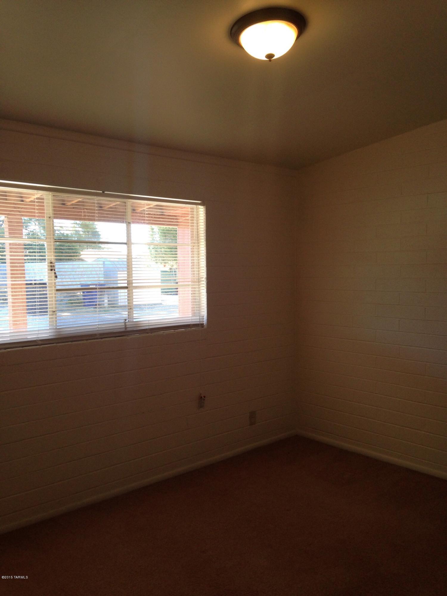 Catalina Poultry Acres NO 3 - Residential Lease