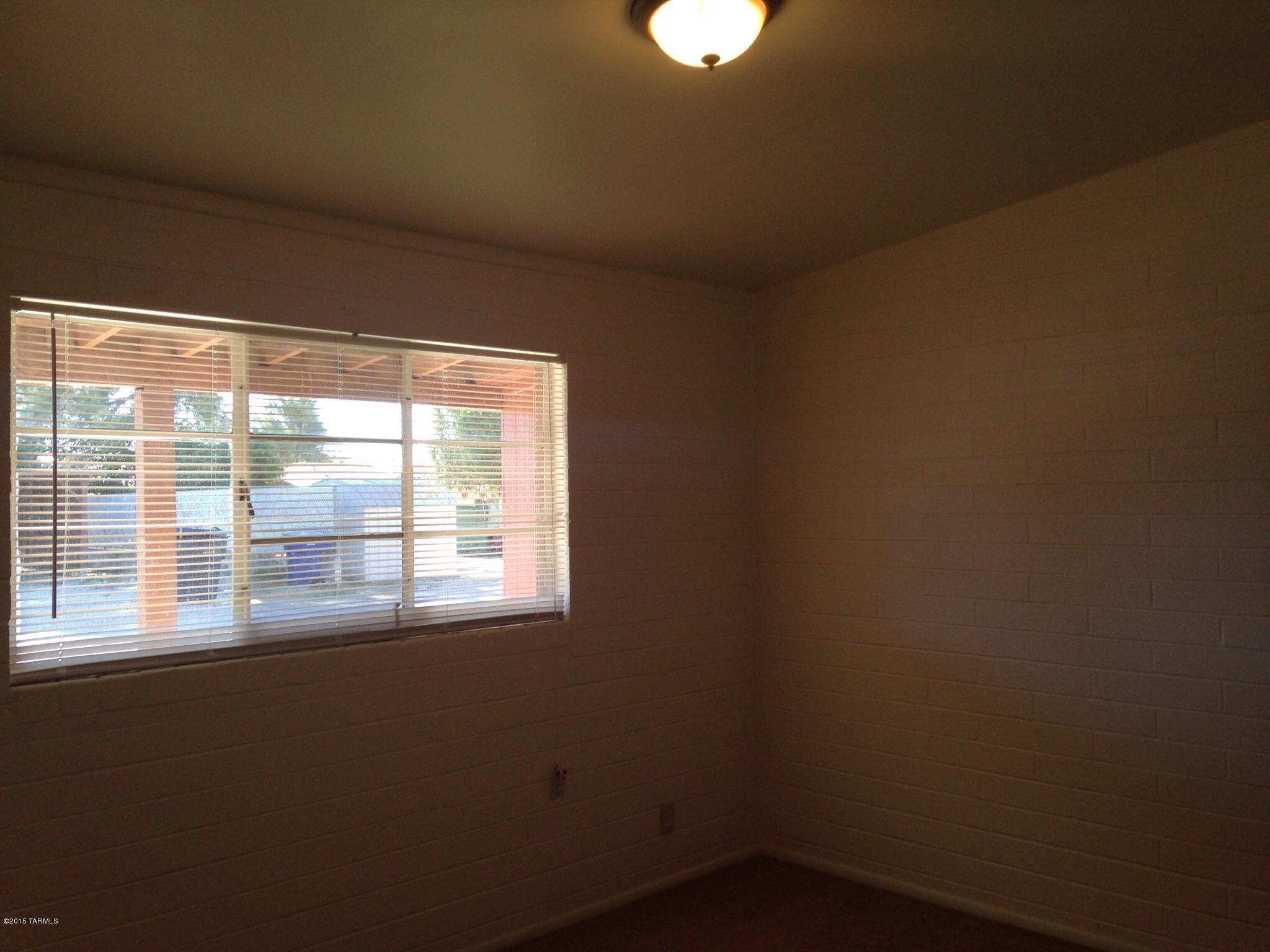 Catalina Poultry Acres NO 3 - Residential Lease