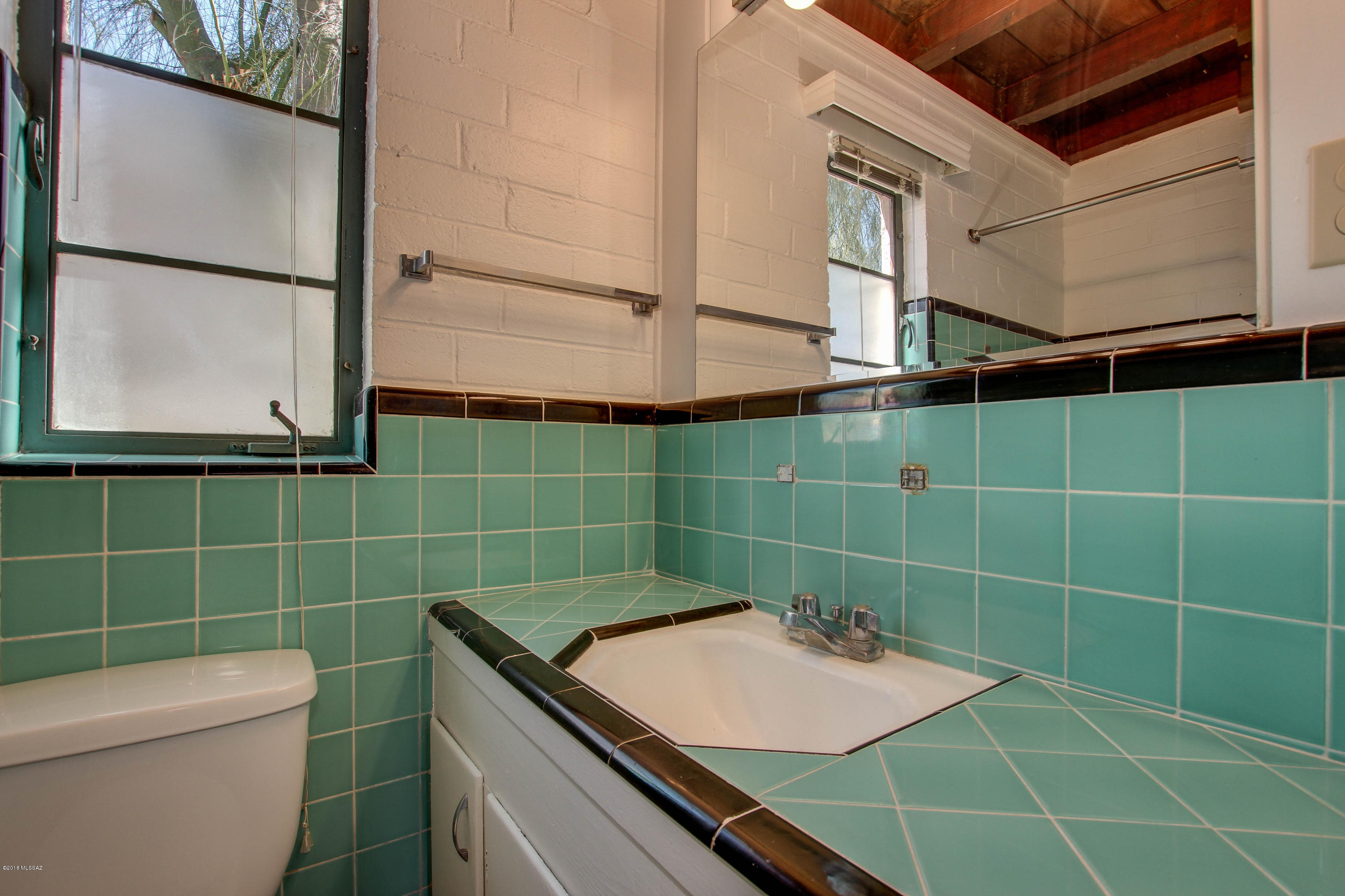 Lincoln Park - Residential Income