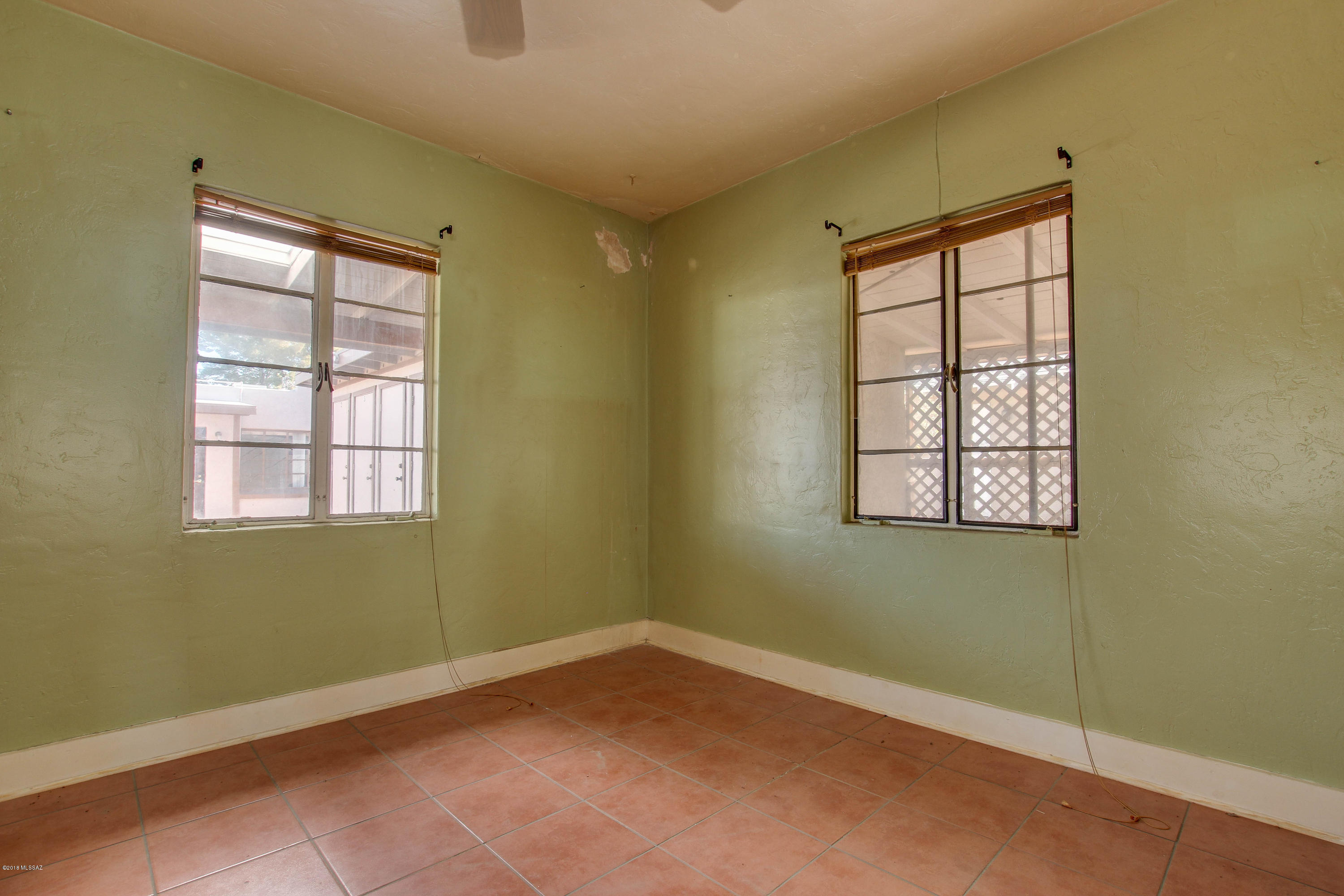 Lincoln Park - Residential Income