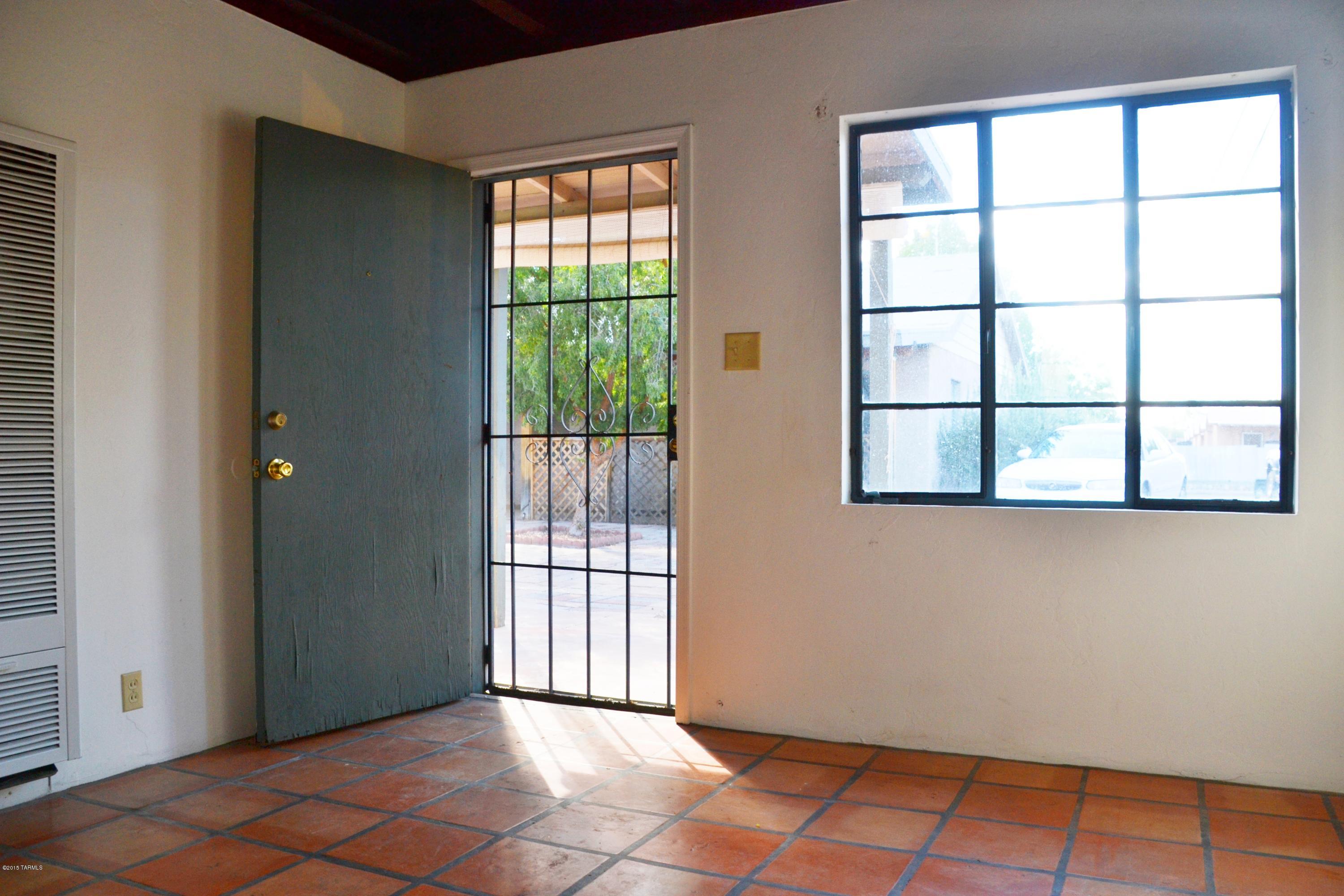 Lincoln Park - Residential Income
