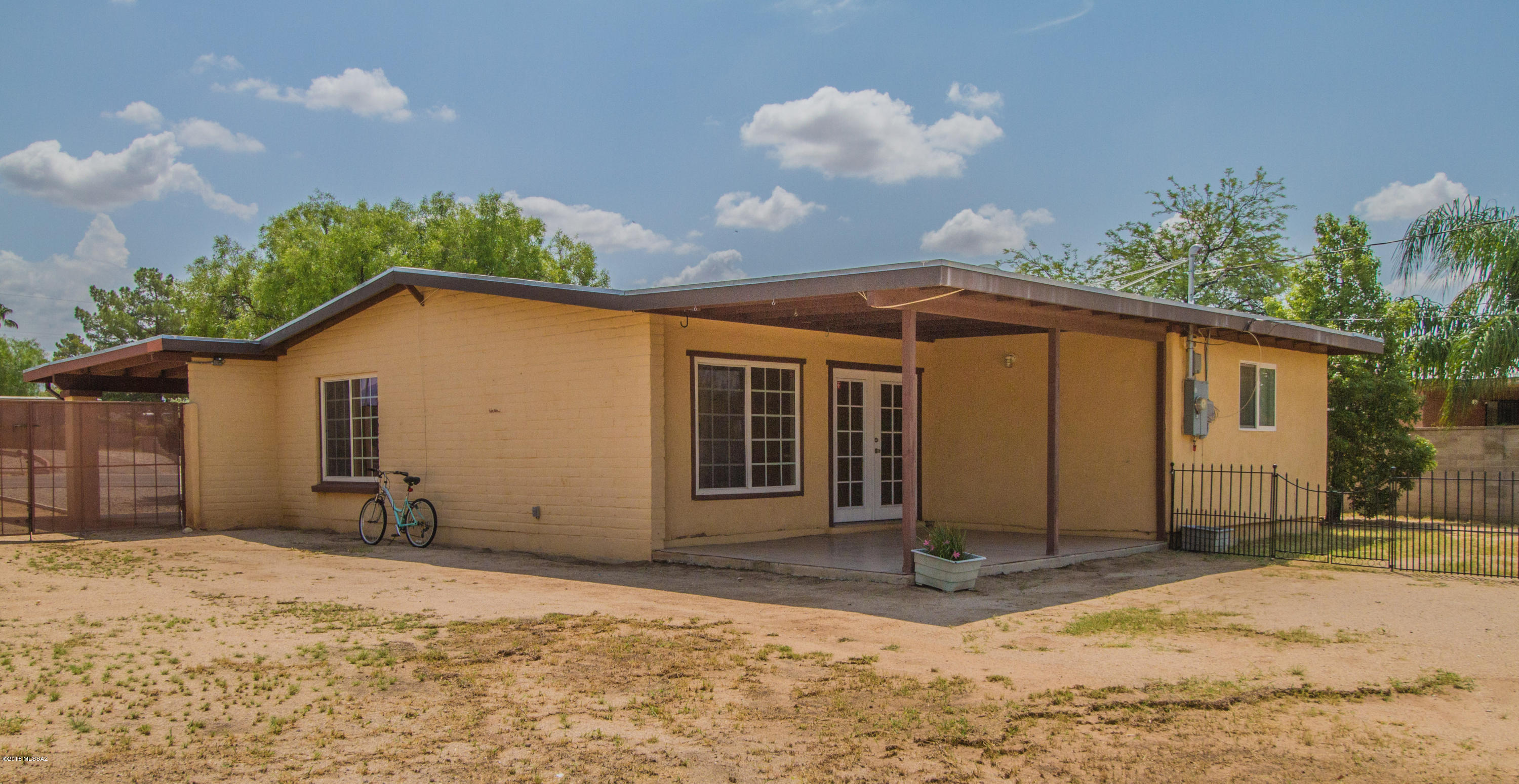 Sherwood Village Terrace (547-571) - Residential