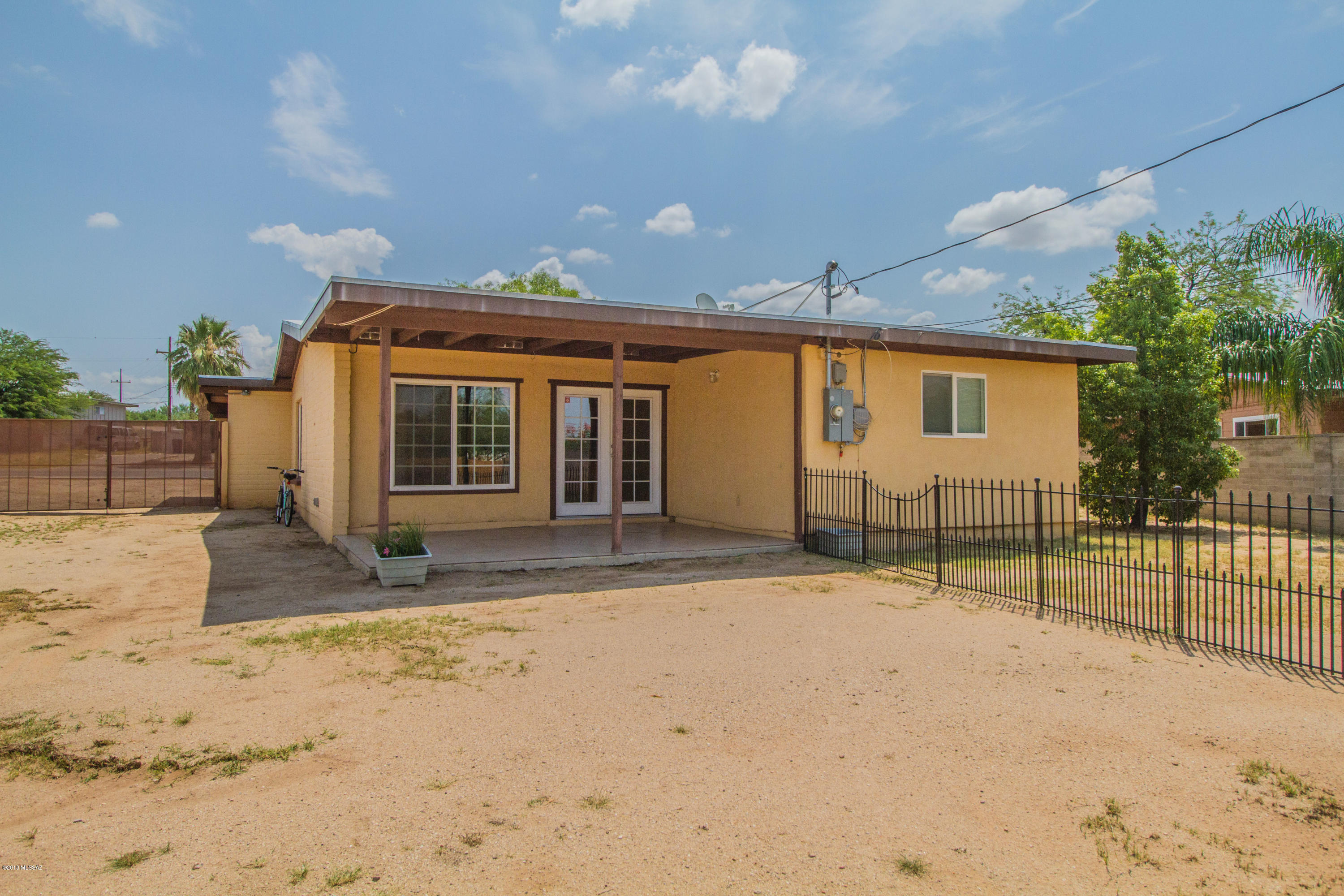 Sherwood Village Terrace (547-571) - Residential