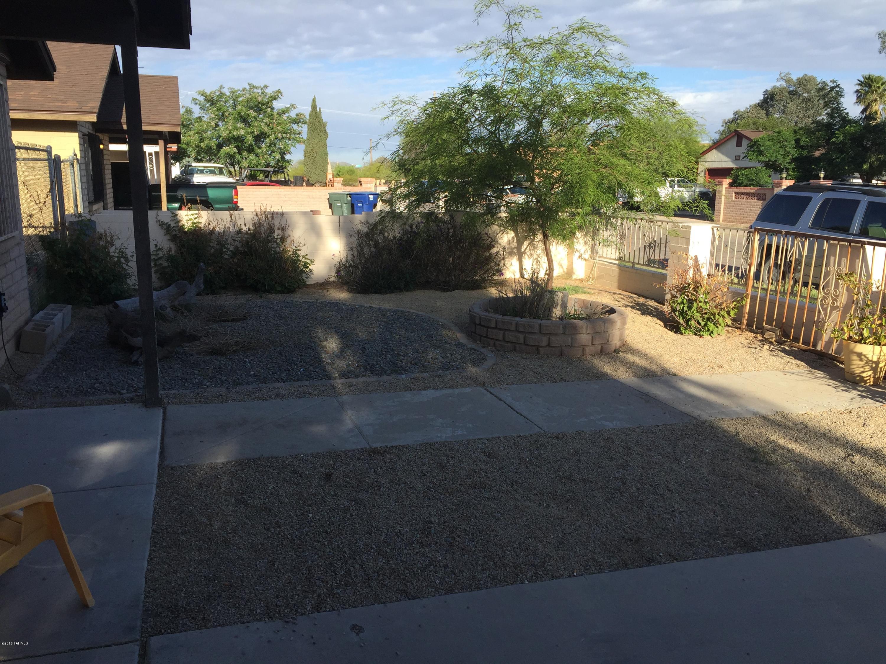 Los Olivos Est II (25-84) - Residential Lease