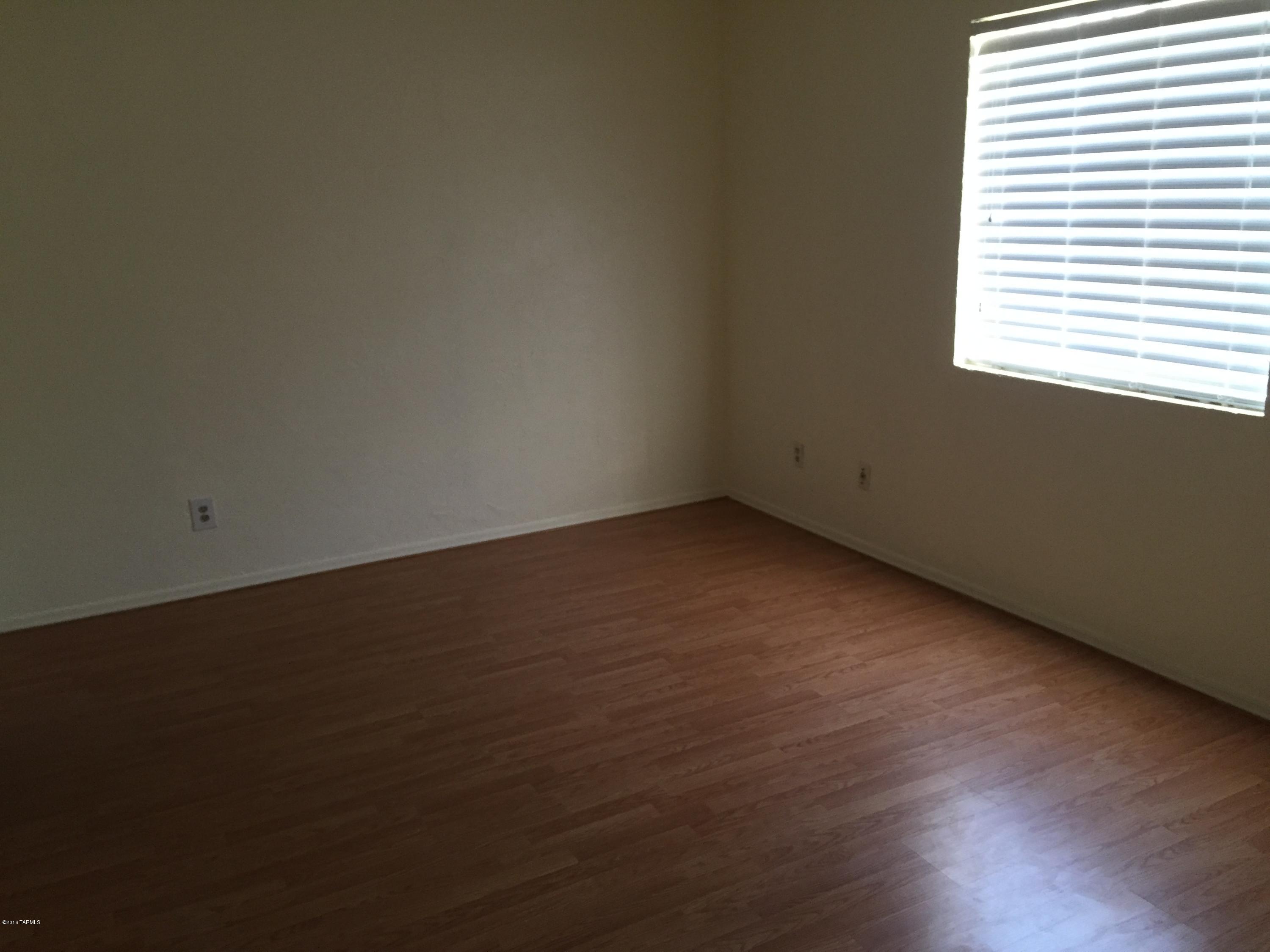 Los Olivos Est II (25-84) - Residential Lease