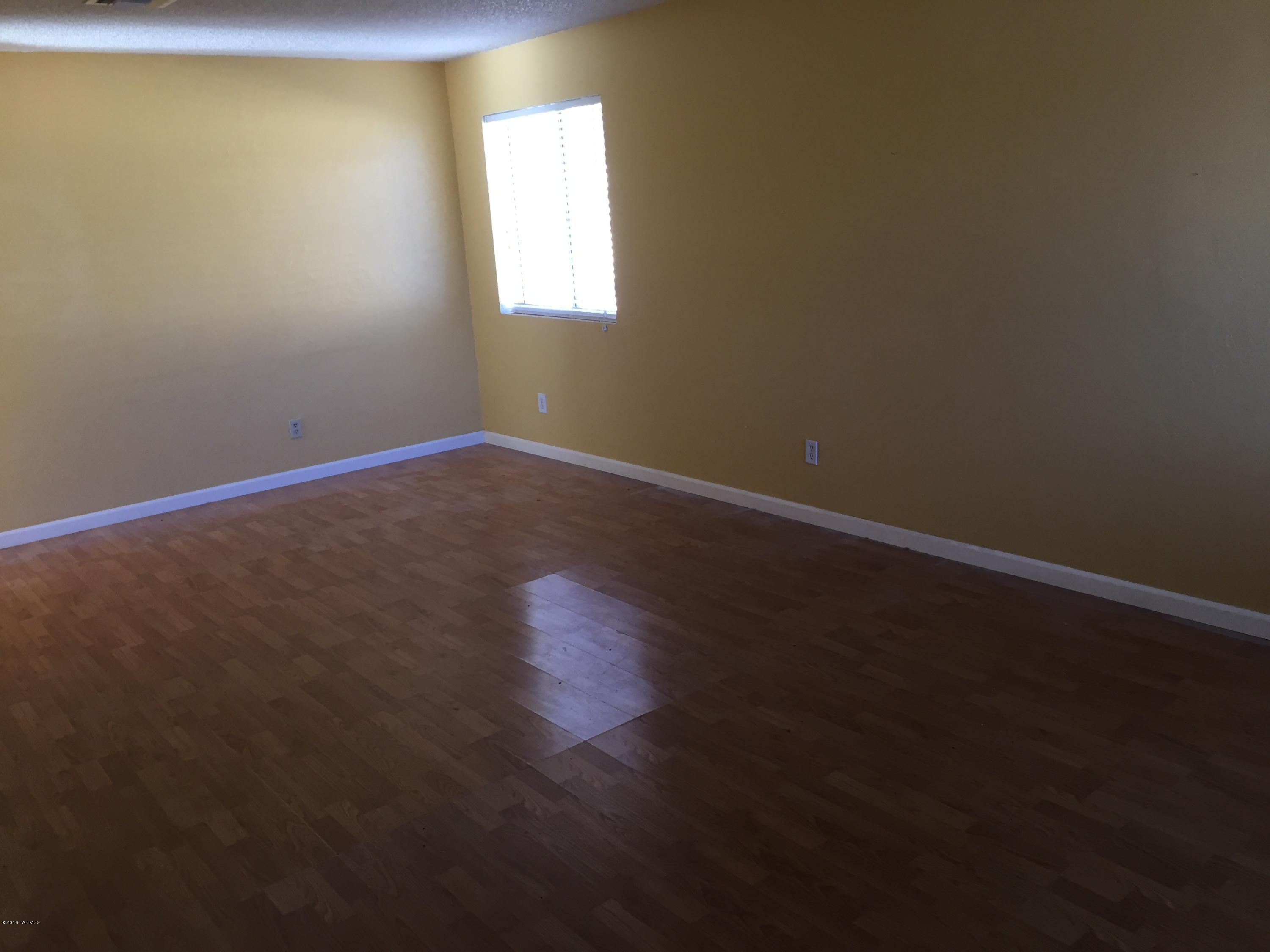 Los Olivos Est II (25-84) - Residential Lease
