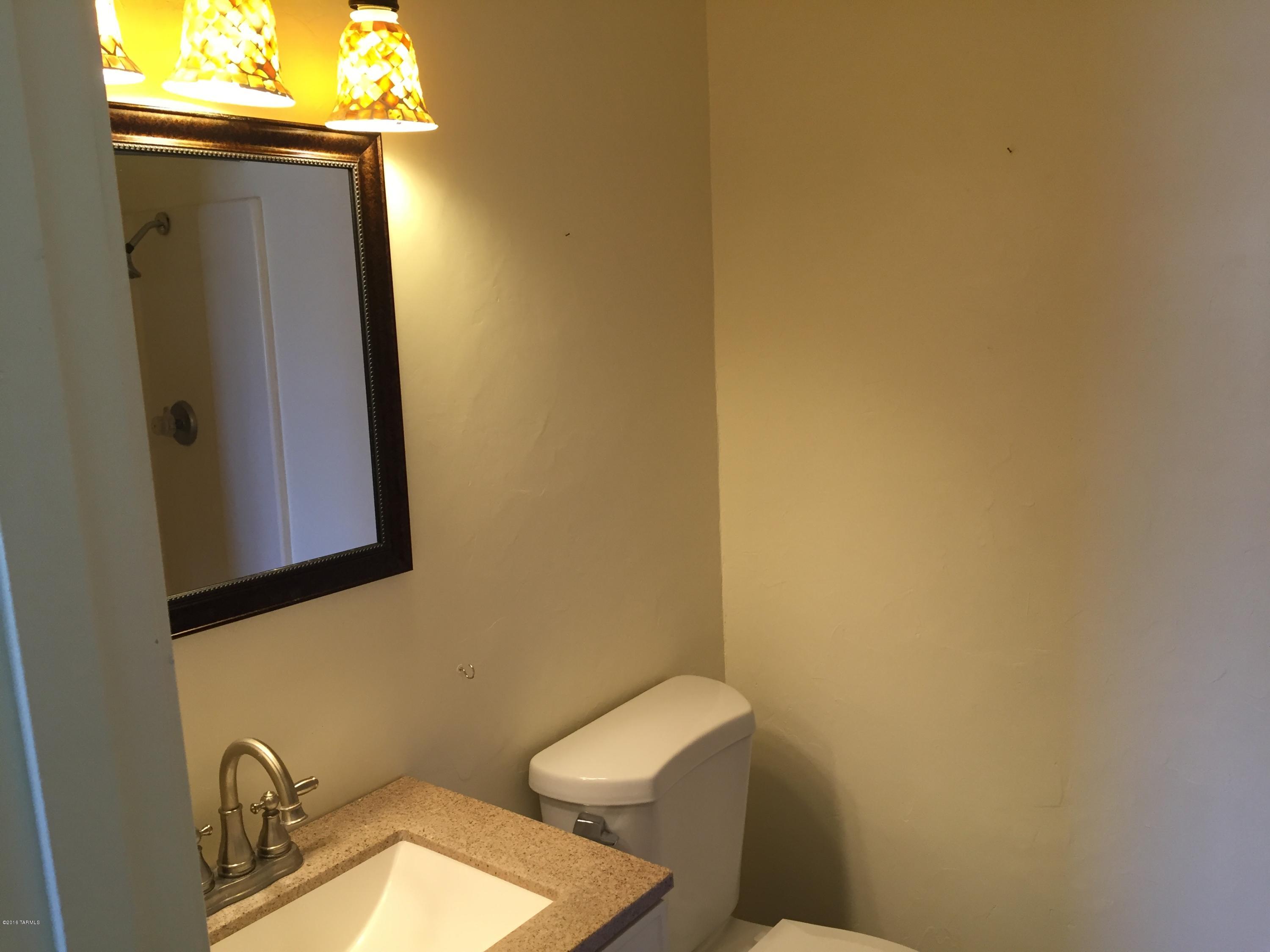 Los Olivos Est II (25-84) - Residential Lease