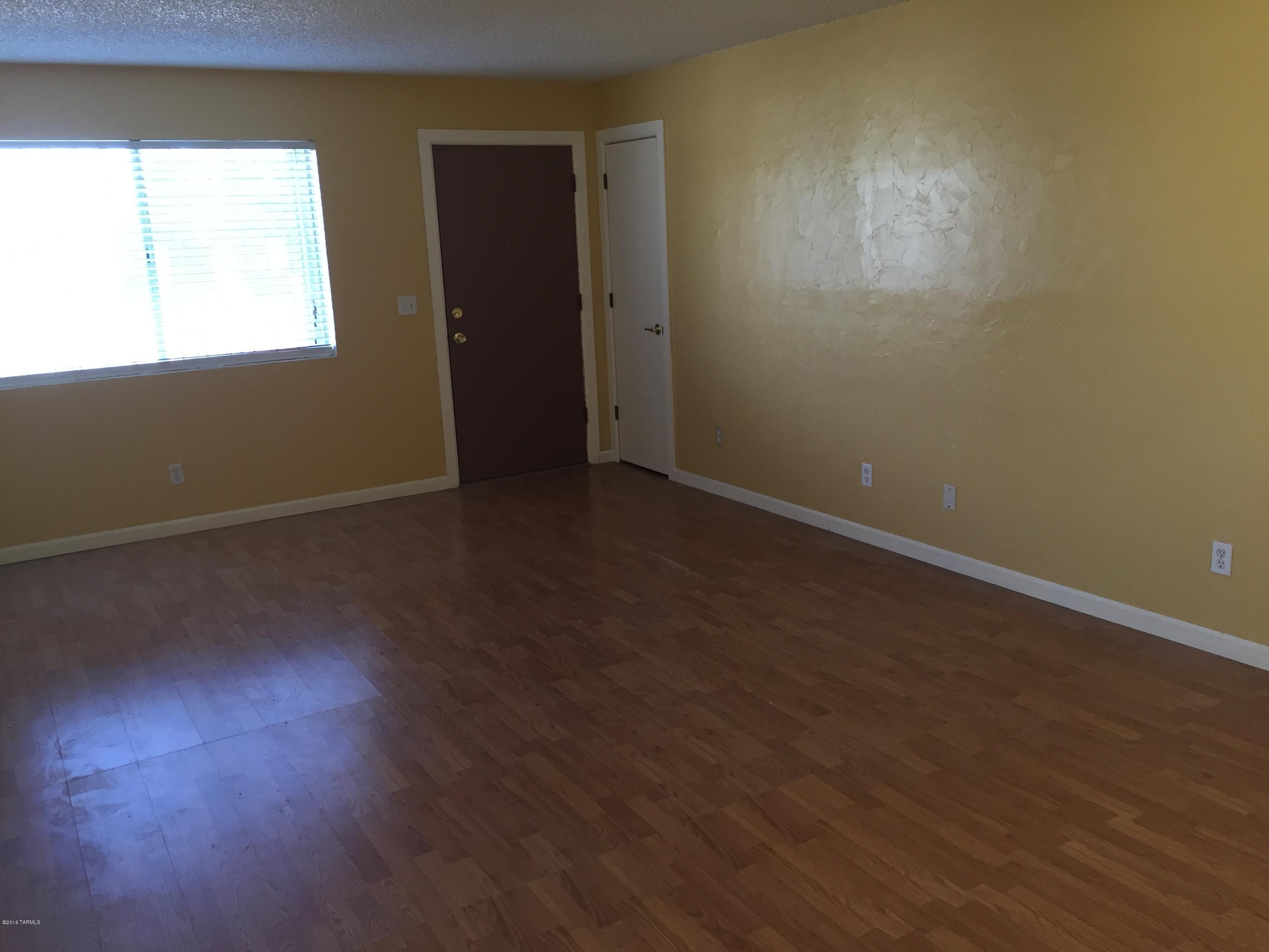 Los Olivos Est II (25-84) - Residential Lease
