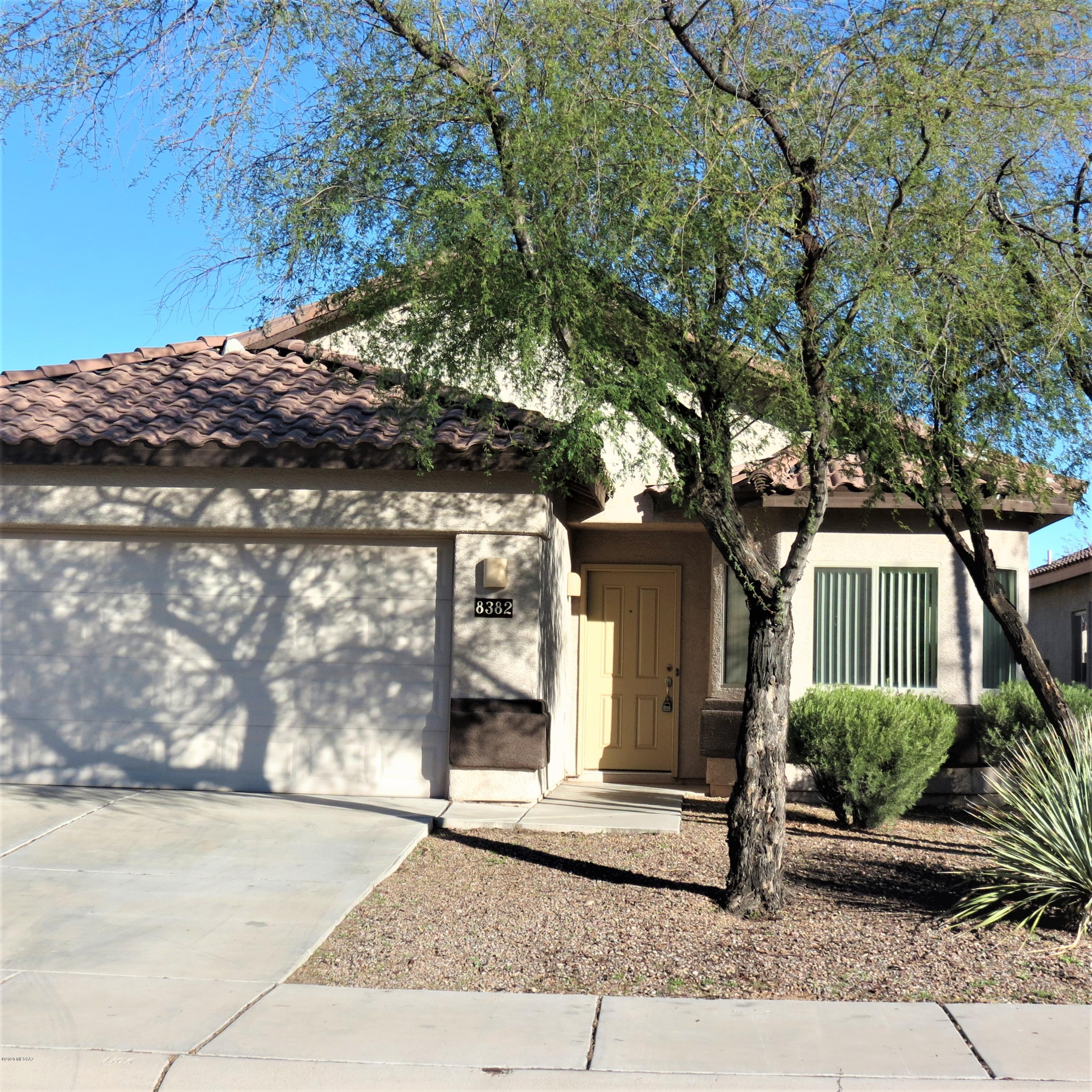Awesome 3 bedroom 2 bath home, this home is located in Continental Reserve, with views of sombrero peak,  close to everything. This home offers Large living room, dining area off kitchen, family room, freshly painted, very clean home. Rear yard offers covered patio and common area at the back of property for privacy. Walking distance to saguaro national park. Located on a quiet  cul-de-sac street.  This home will be clean and ready 2/1/2022