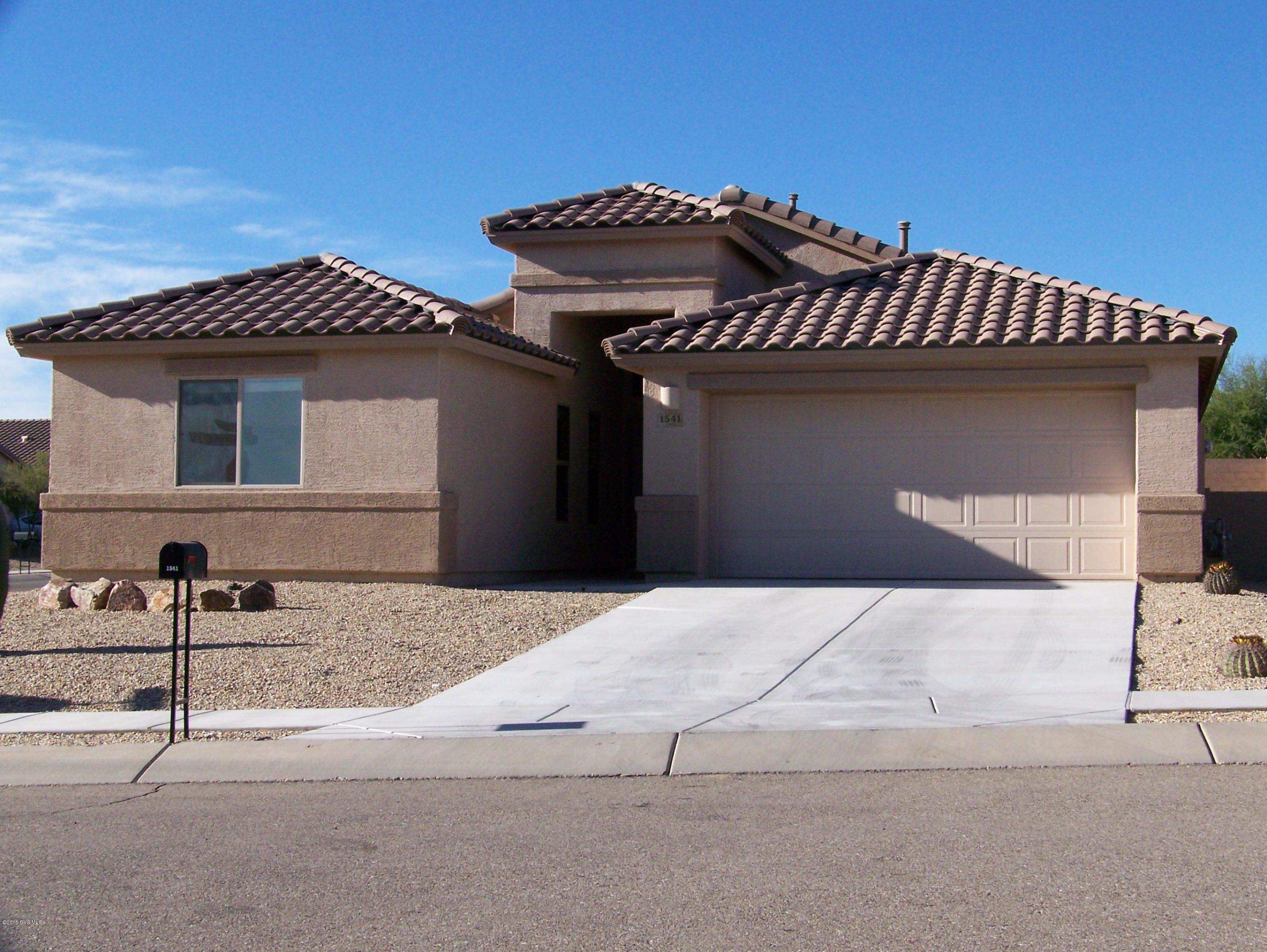 LIKE NEW, 2012 Built, MINIMALLY USED, MOVE-IN READY, DR Horton 2BD/2BA PLUS DEN! Deep .25 AC CORNER LOT w/neighbor on only one side! Neutral tile in traffic areas, kitchen & baths. GRANITE KITCHEN w/plentiful cabinets and capacitous pantry. OPEN SPLIT GREAT ROOM FLOOR PLAN w/patio access off kitchen/family room. HIGH-CEILINGED light & bright MASTER BEDRM w/larger walk-in closet, en suite spacious showr & EXEC HEIGHT DUAL SINK vanity. Full GUEST BATH. ALL LIKE NEW APPLIANCES stay! CLEAN-AS-A-WHISTLE built-in GOURMET NATURAL GAS BBQ on patio w/ELECTRIC ROTISSERIE & DUAL SIDE BURNERS (includes covers)! Perfect EZ CARE snowbird home or add your own custom landscaping touches to create your very own personal oasis. RANGE priced: SELLERS WILL ACCEPT or COUNTER OFFERS BETWEEN $175,000-189,000.