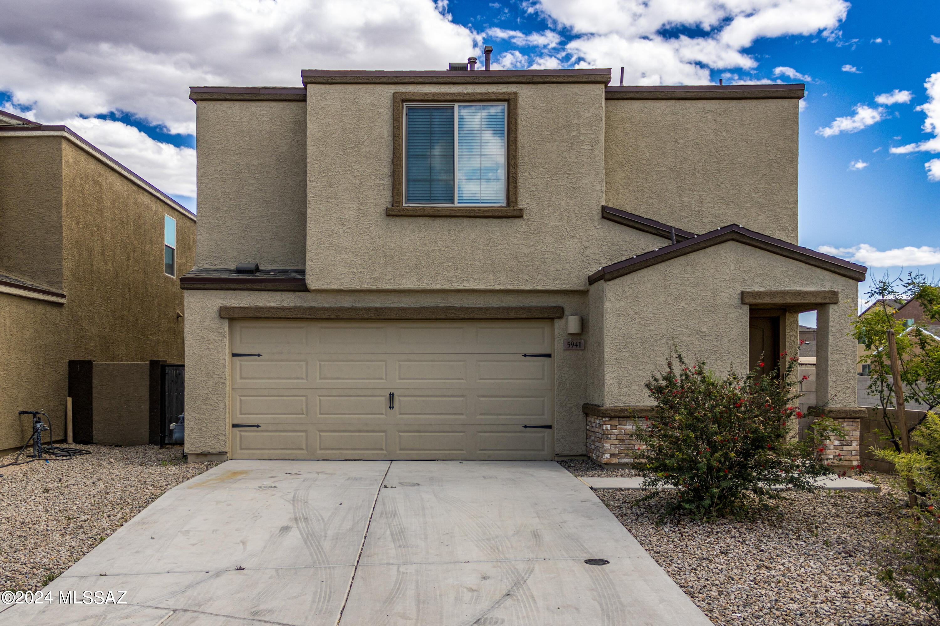 Welcome to this stunning 2019 build located in the highly sought-after Cantera neighborhood. This spacious 4 bedroom, 3 bathroom home is perfect for families looking for a modern and luxurious retreat. 

Enjoy the convenience and peace of being located in a cul-de-sac and having a community park right within walking distance, perfect for weekend picnics or morning strolls. Just minutes away from schools and easy access to the freeway, this house truly has it all, including a solar system.

Step inside to find an open floor, a kitchen including granite countertops, black appliances, and custom cabinetry. The master suite offers a peaceful oasis with a spacious bathroom and walk-in closet.

Don't miss out on the opportunity to make this house your forever home. Schedule a showing toda