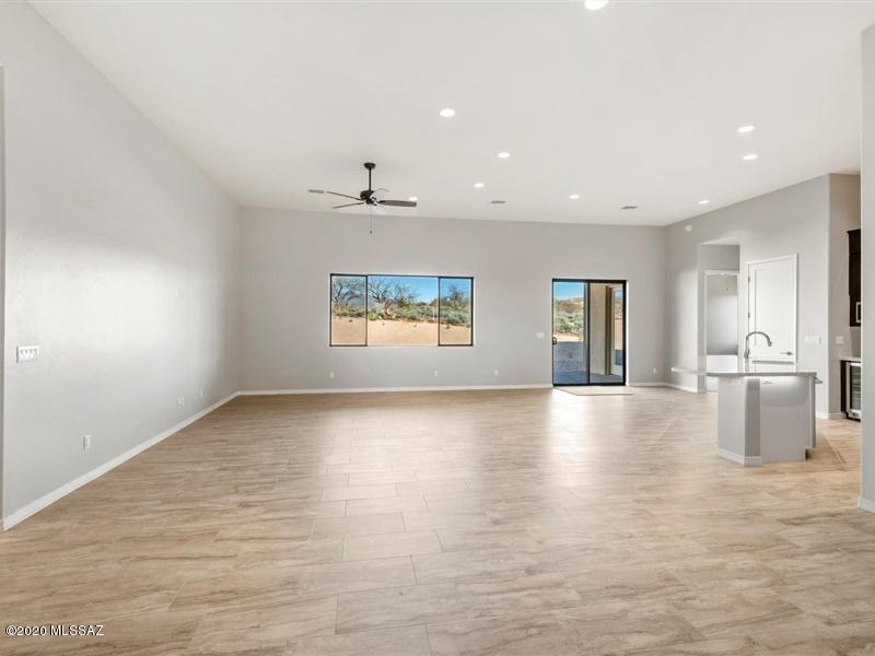 Coyote Creek (1-395) - Residential