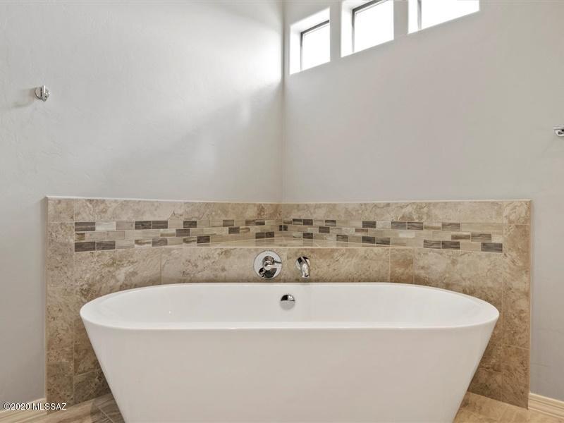 Coyote Creek (1-395) - Residential