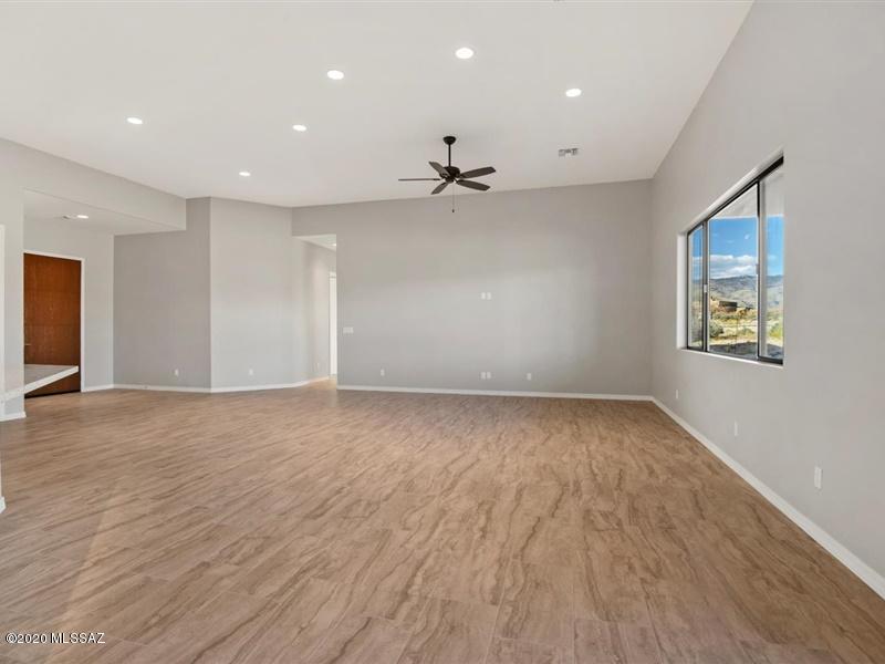 Coyote Creek (1-395) - Residential