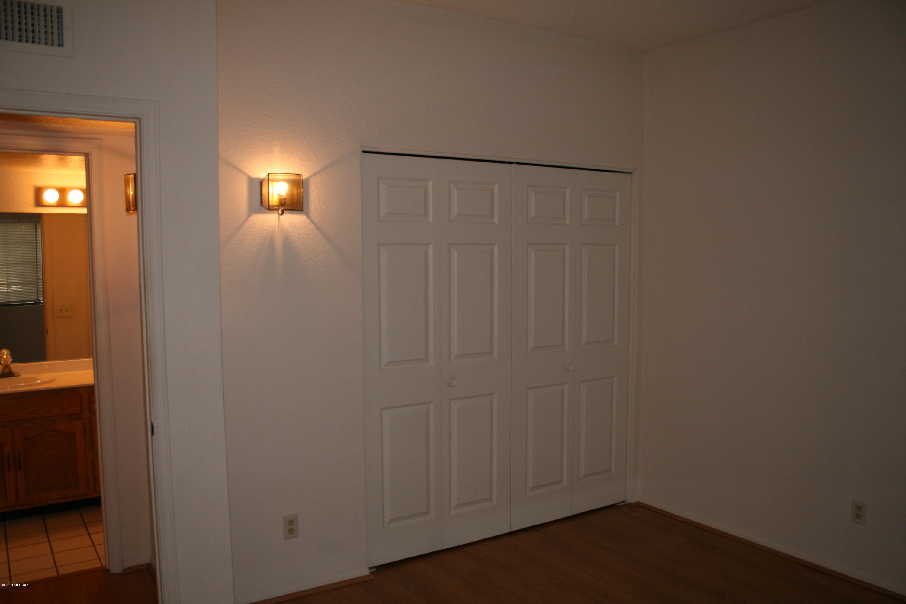 Twelve Hundred River Rd Condos - Residential