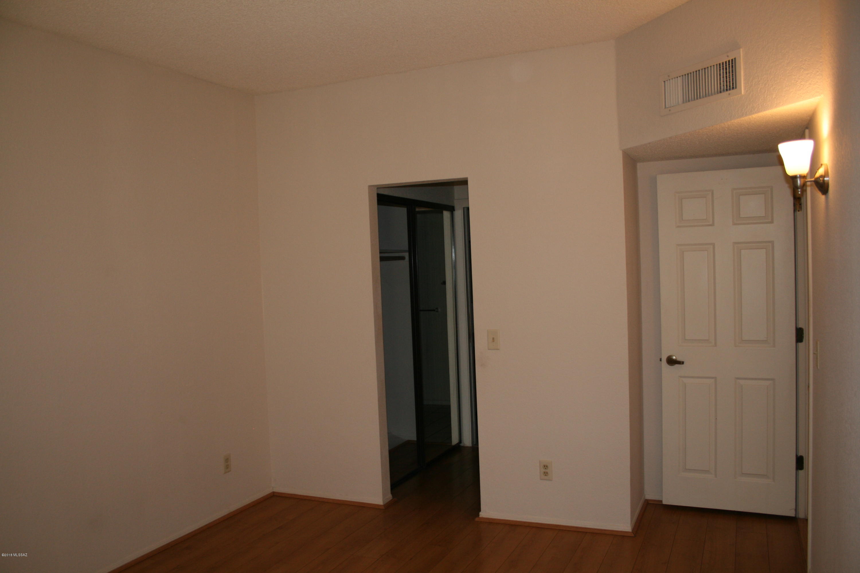 Twelve Hundred River Rd Condos - Residential