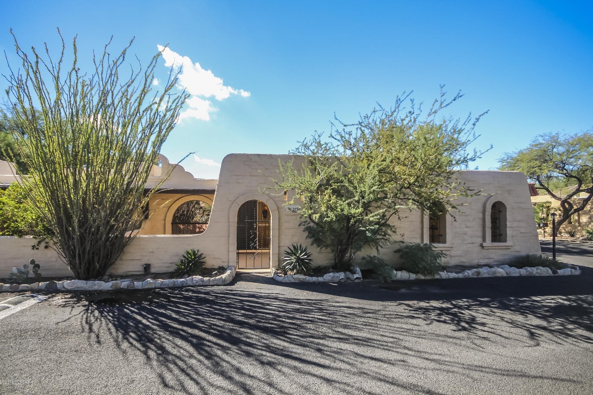 Well maintained 3 bed 2 bath townhome in the well established and highly sought after Pueblo Villas Community.  New paint and carpet ready for new owners.  Come and see your new home today.