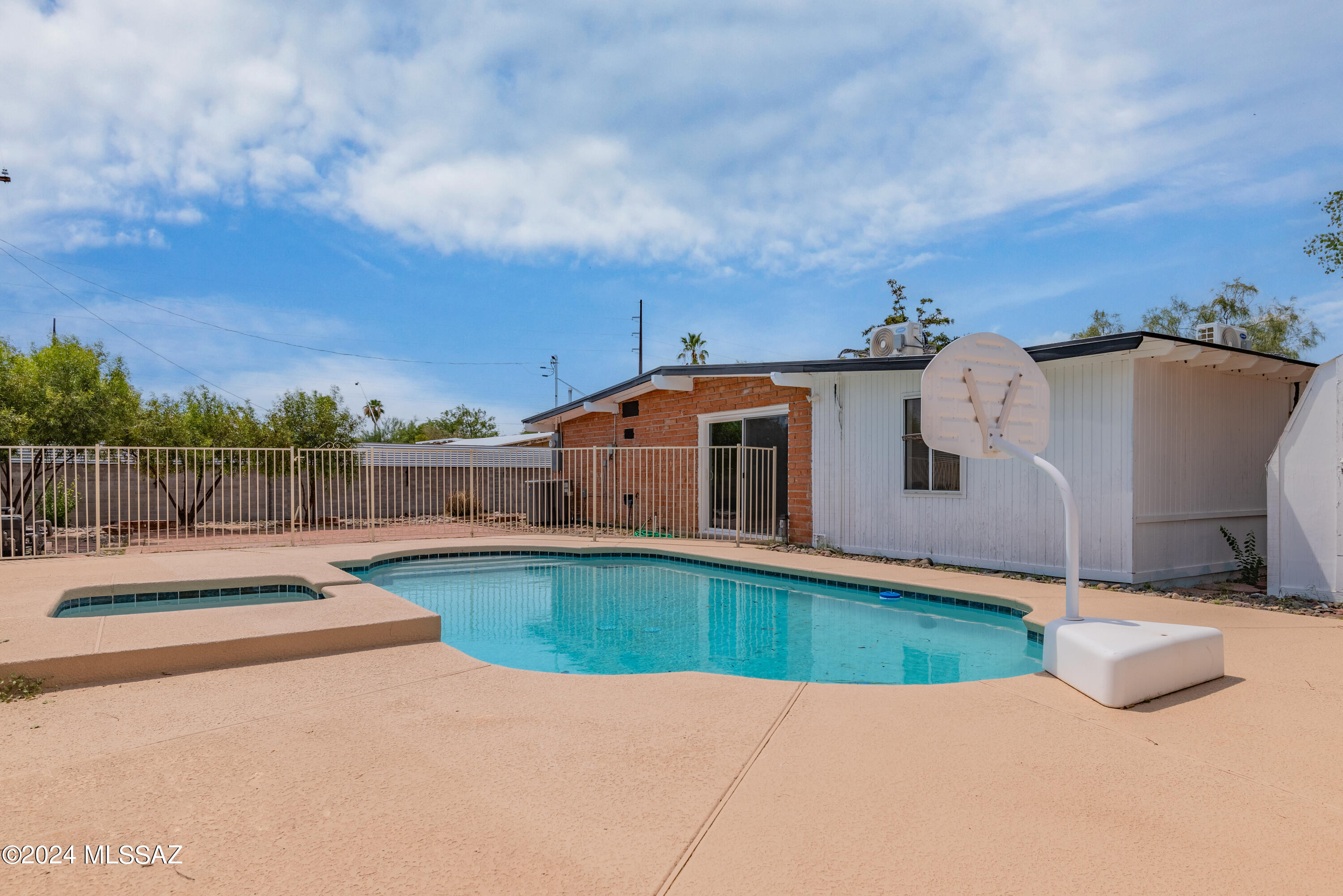 Kingston Knolls Terrace - Residential