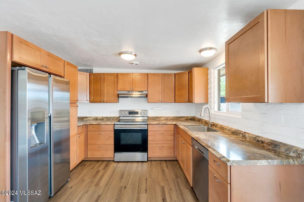 Casas Adobes Park (541-643) - Residential