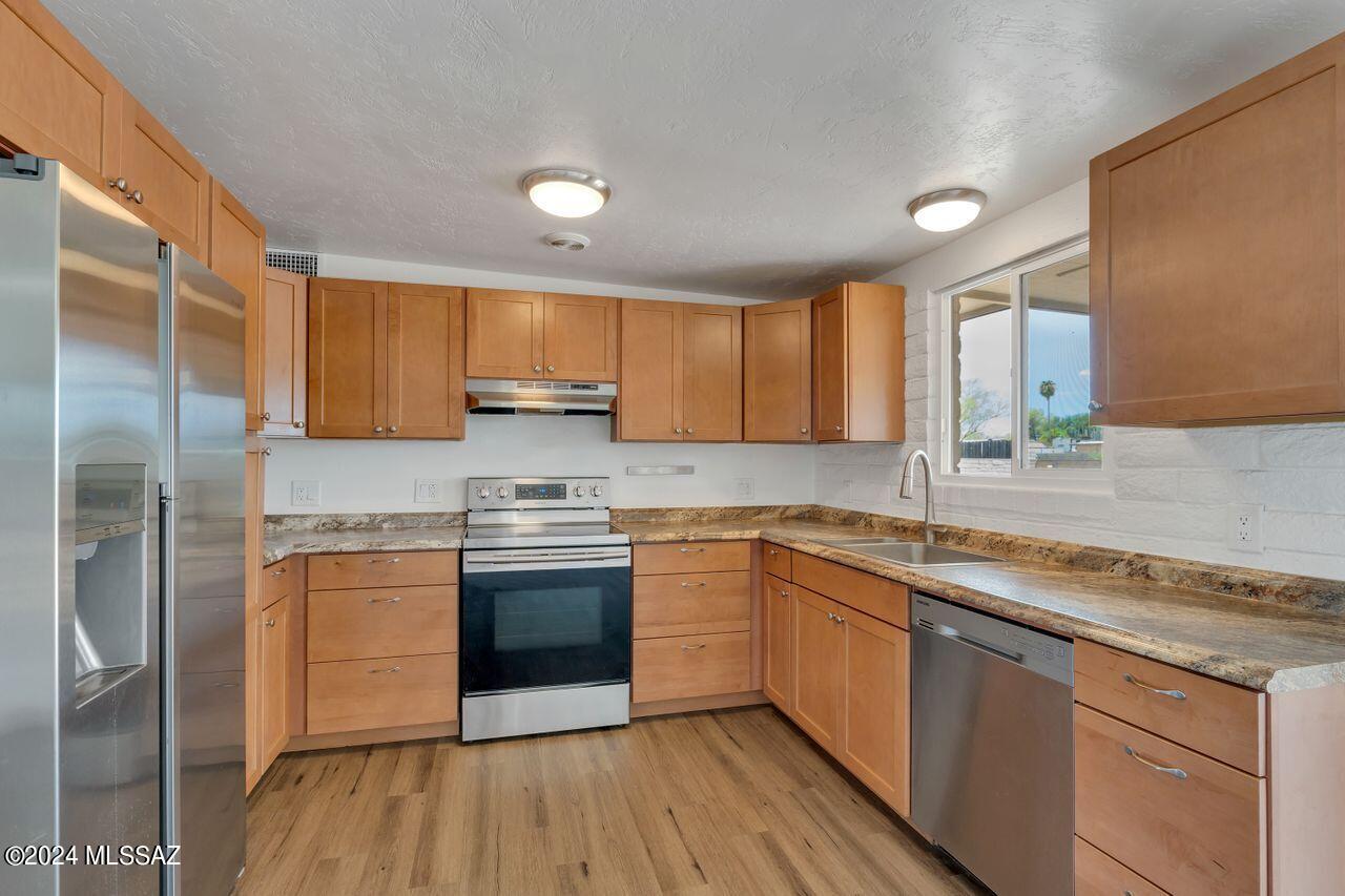 Casas Adobes Park (541-643) - Residential