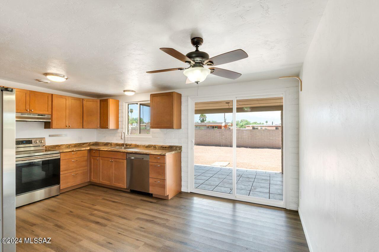 Casas Adobes Park (541-643) - Residential