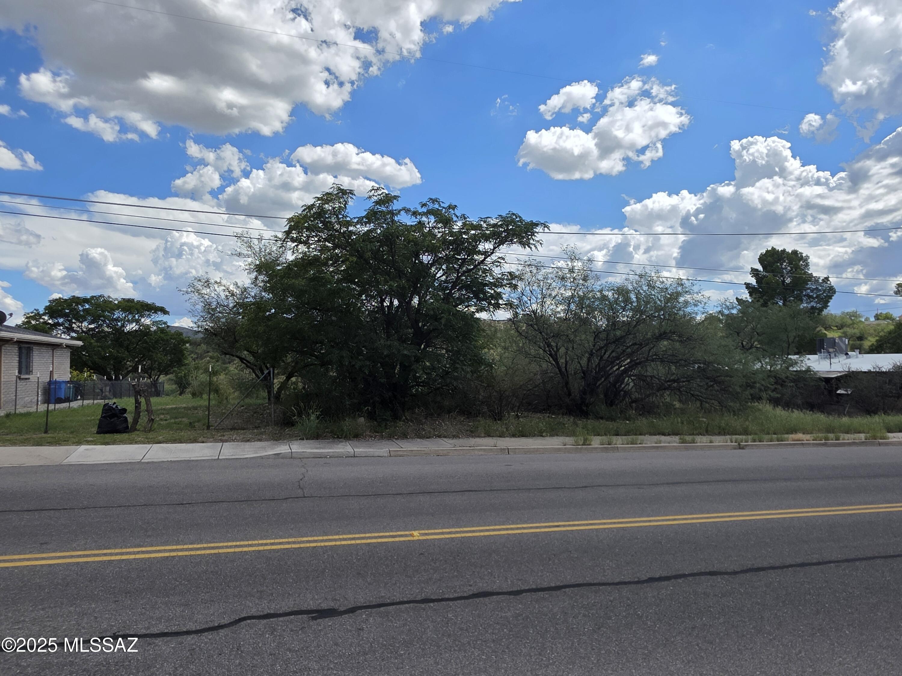Wonderful and rare Multifamily property  opportunity for you to build on. This lot sale includes parcels 101-33-109D (.16 Acres), 101-33-109E (.16 Acres) & 101-33-109F (.08 Acres).