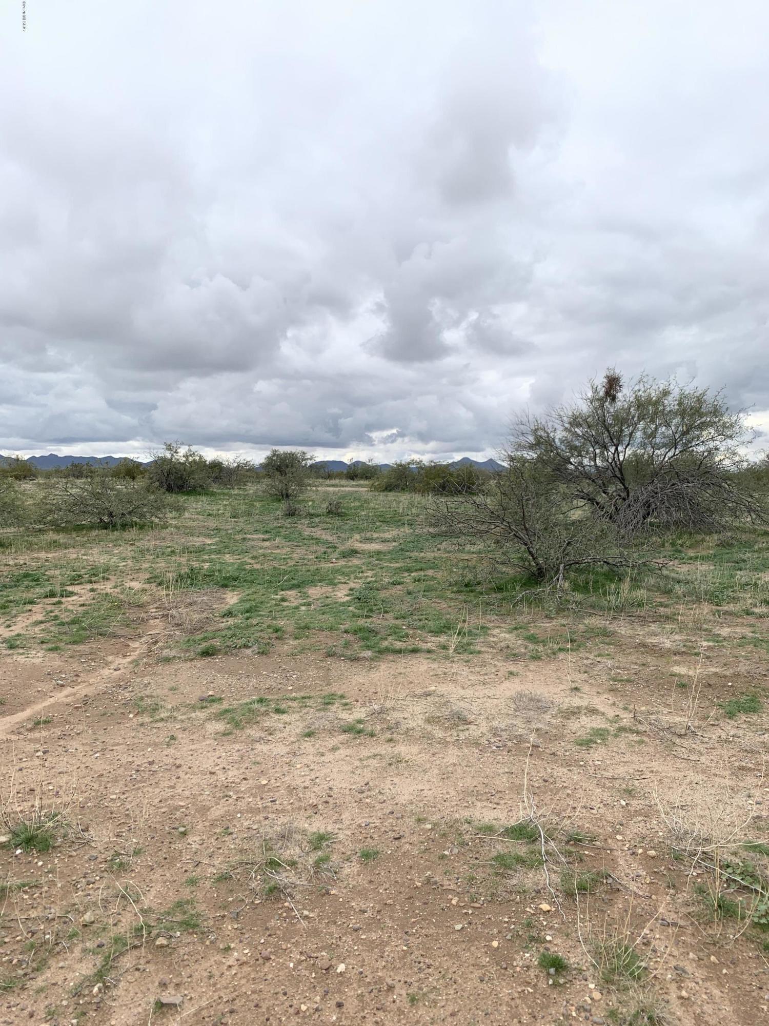 NICE FLAT 5 ACRE PARCEL WITH MOUNTAIN VIEWS AND NO UTILITIES. HORSE PROPERTY. BUILD YOUR DREAM HOME. MF ARE ALLOWED. PLEASE SEND OFFER.