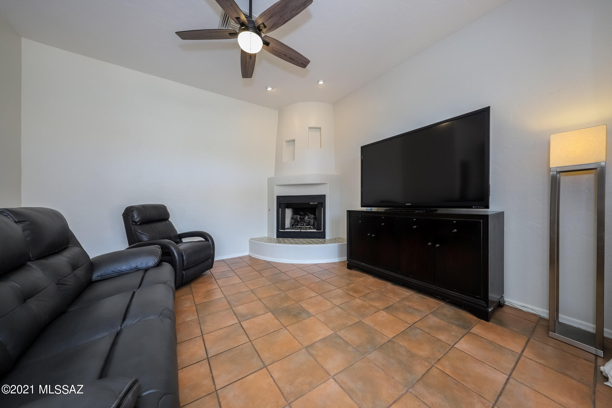 Sabino Creek (1-98) - Residential Lease