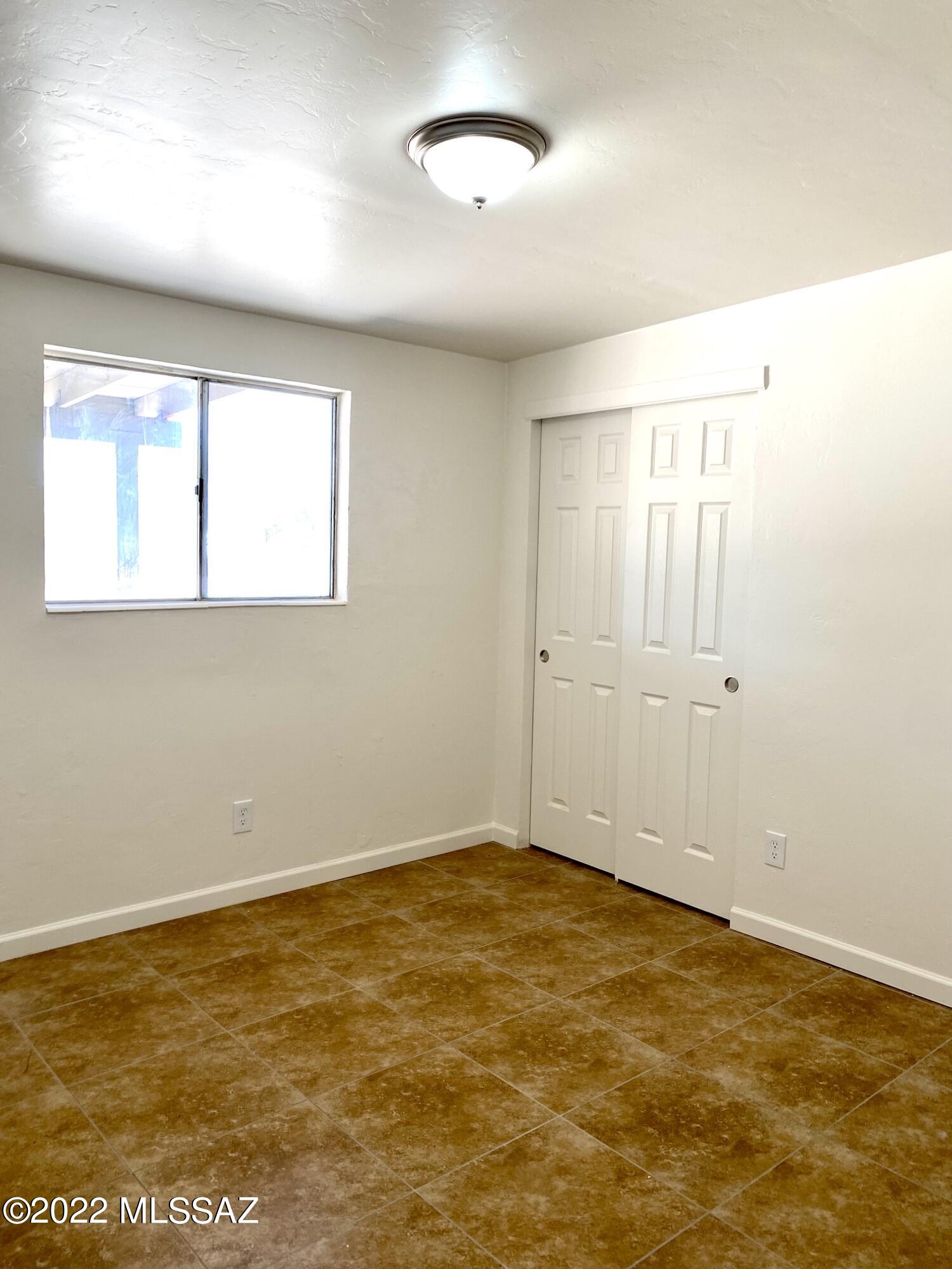 Broadway East (1-112) - Residential