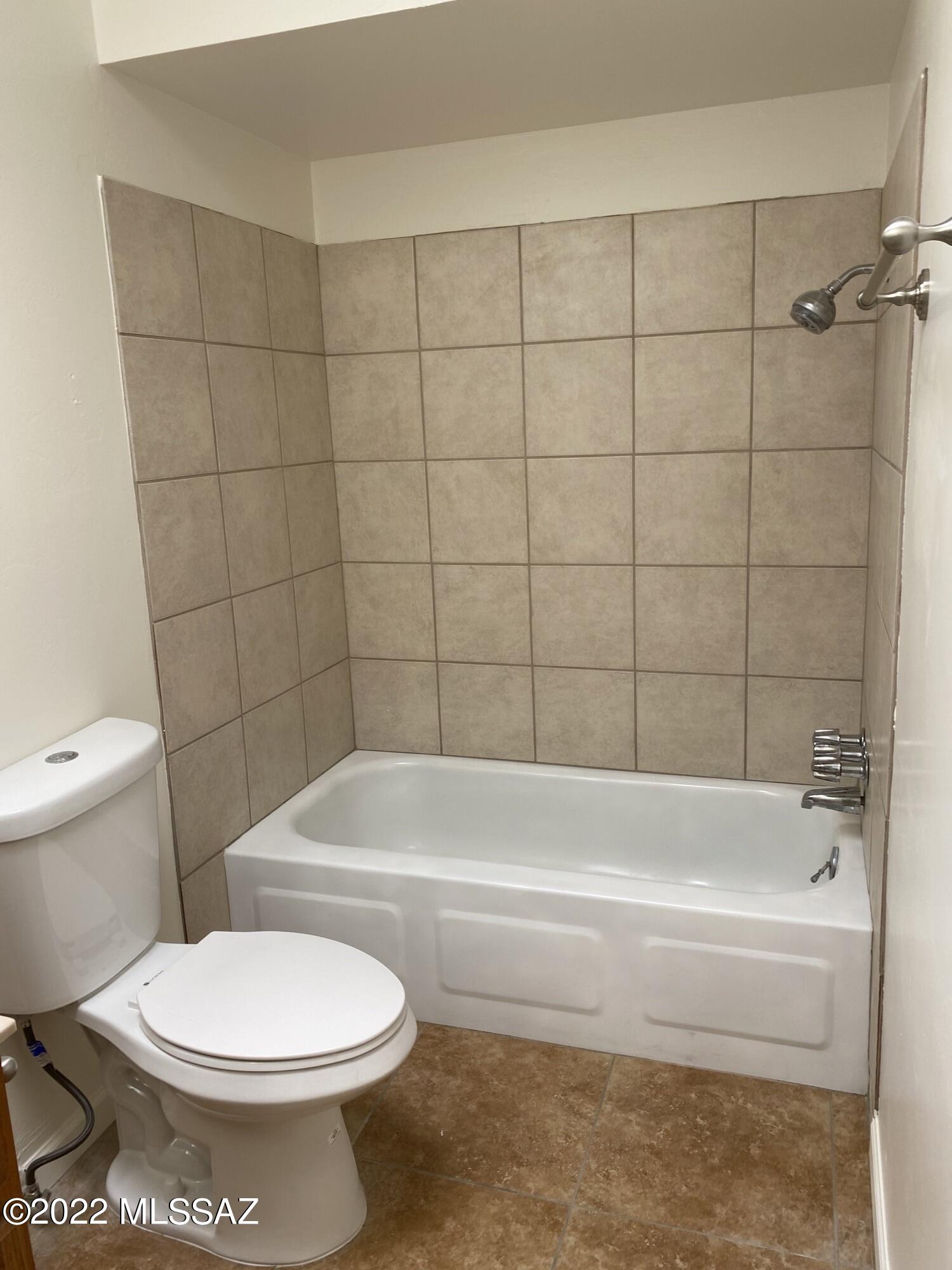 Broadway East (1-112) - Residential