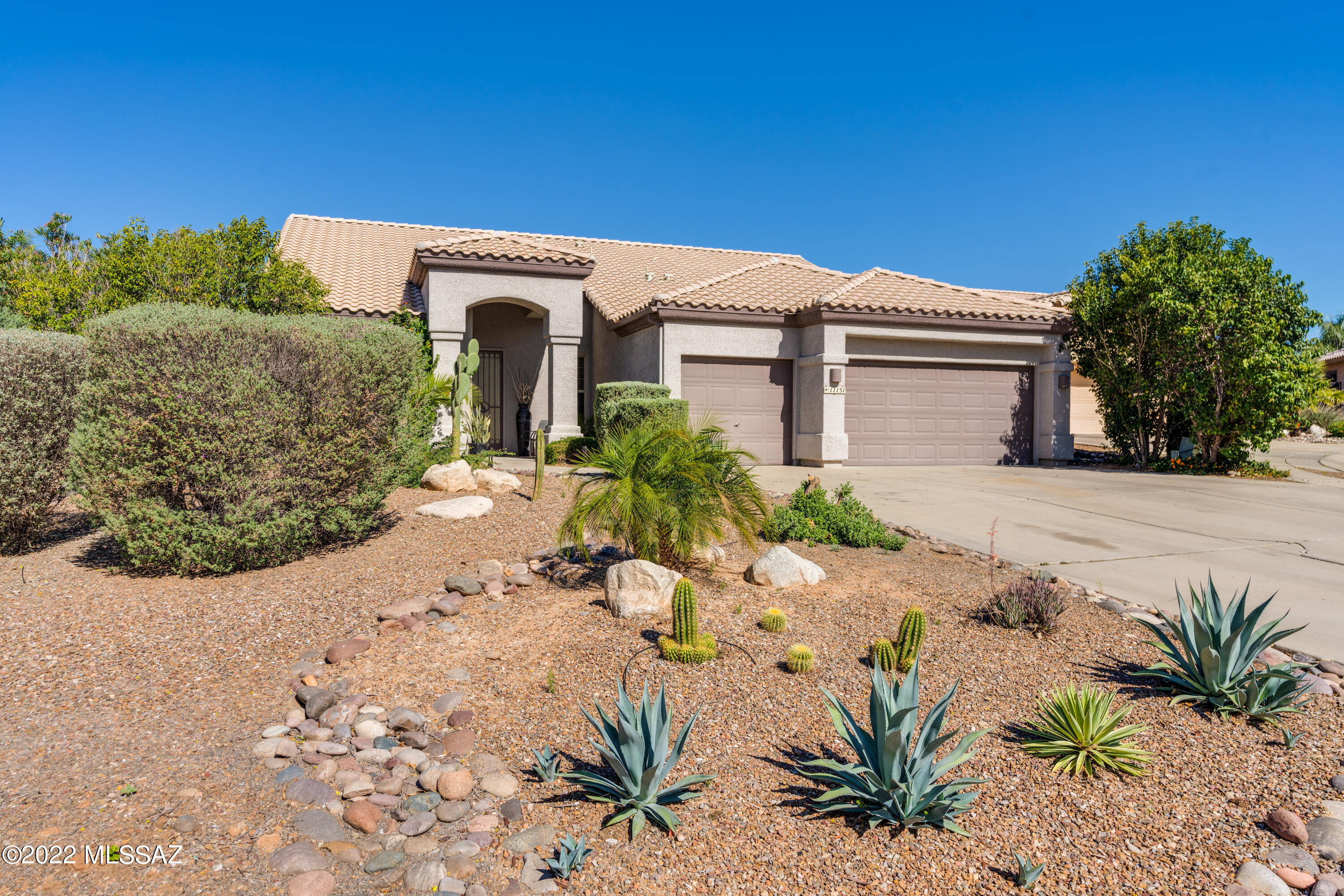 Range priced $525,000 - $579,900 Fantastic Catalina @ Canada Hills home with 3 bedrooms
plus den and 3 bathrooms with 3 car garage and huge walled yard with pool and hot tub.
This beautiful home features soaring ceilings tons of kitchen cabinets and counter
space with family room and fireplace. The outdoor living space included covered patio,
putting green and lush landscaping. Don't miss this home!