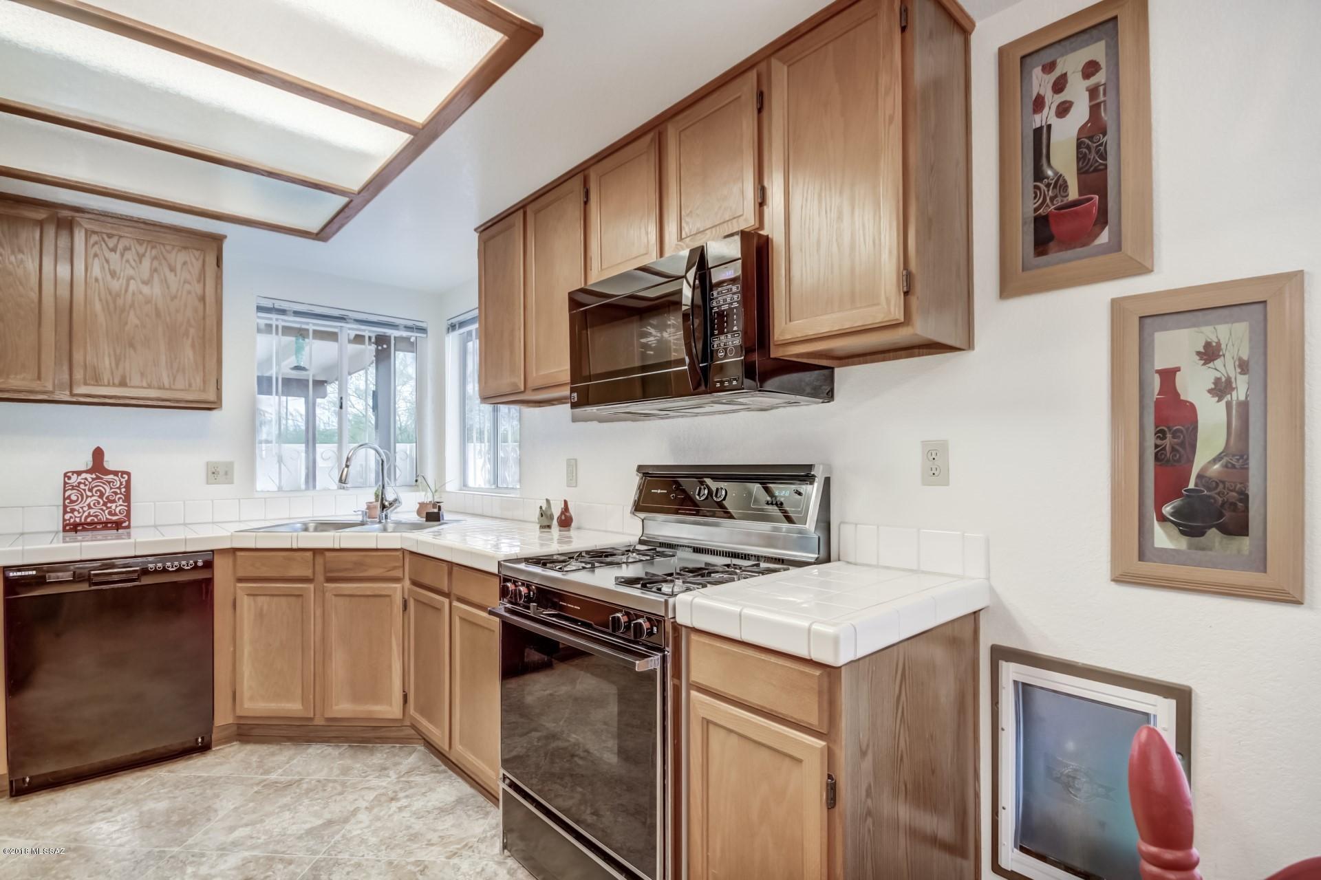Elliott Homes At Rita Ranch (1-521) - Residential