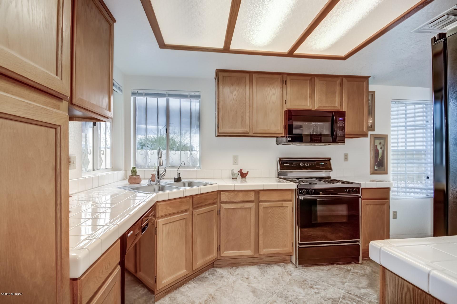 Elliott Homes At Rita Ranch (1-521) - Residential