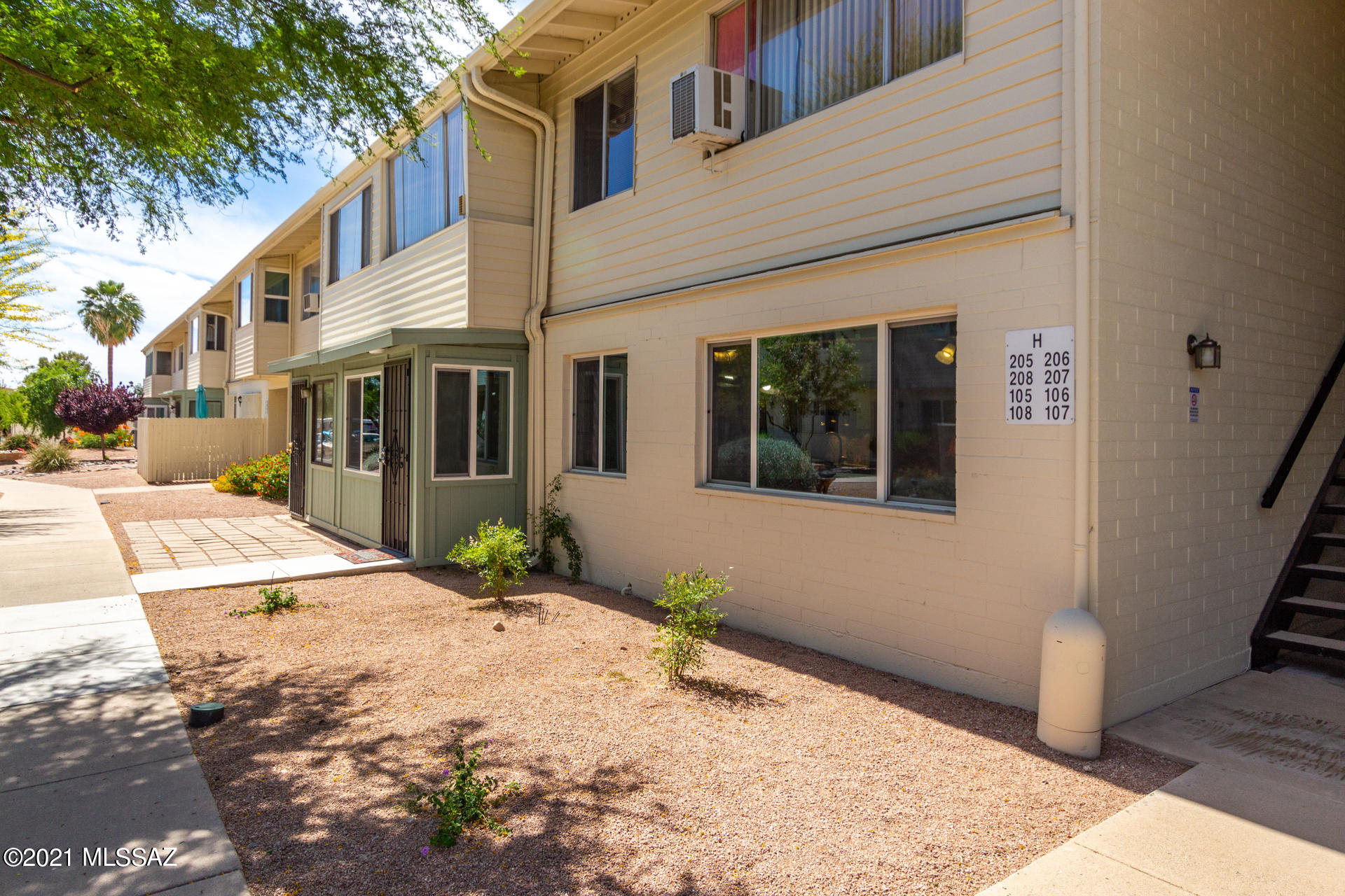 Beautifully remodeled turn key ground floor unit in desirable Echo Ridge No 2. This charming unit has been tastefully remodeled and given lots of attention to detail. From custom flooring with level room to room transitions & unique lighting fixtures make this home a Must See! Some of the updates include granite countertops (kitchen & Bath), an extended bonus room space with cooling, updated plumbing fixtures (remodeled custom walk-in shower w grab bars), and much more. Low monthly fee includes property taxes, pest control, water, exterior building maintenance, grounds maintenance, and a sparkling solar heated salt water swimming pool. No Rentals Allowed.