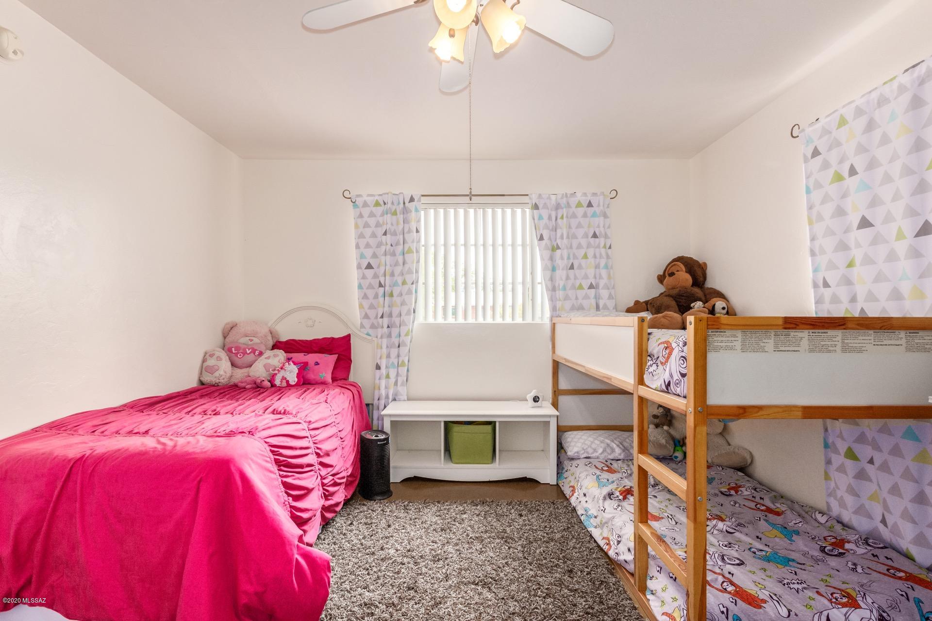 Country Club Manor - Residential