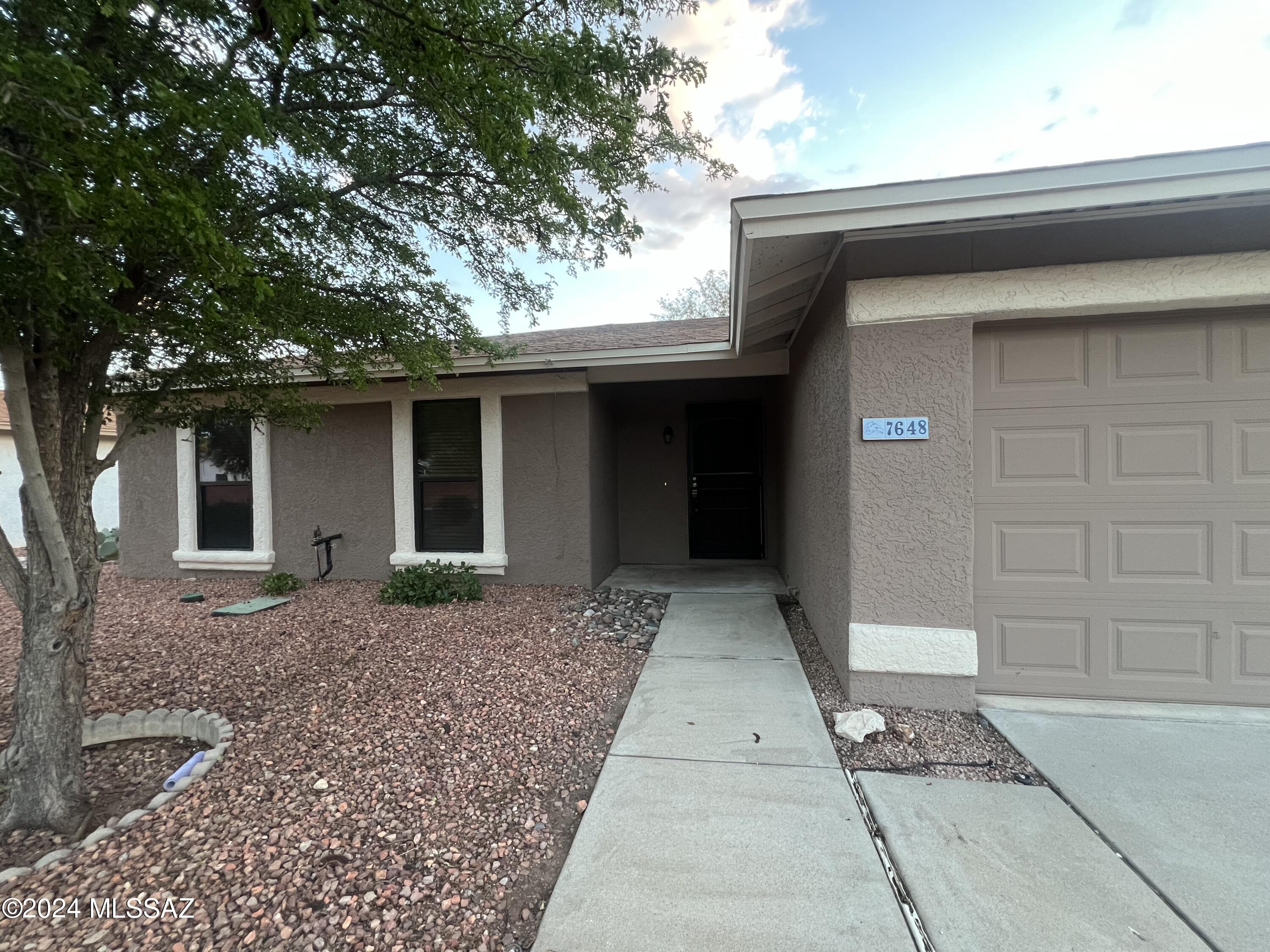 Rancho Antigua (1-534) - Residential Lease