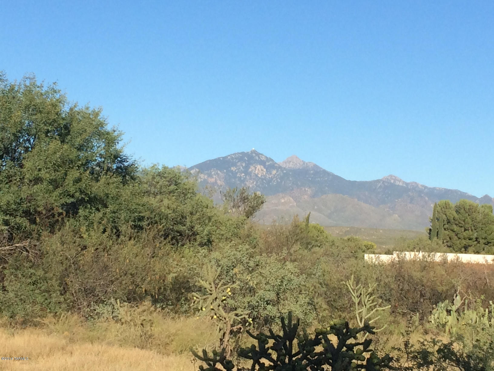 Located in the south portion of Tubac Valley Country Club Estates is this 1/2 acre lot ready for your dream home!  Beautiful views of the Santa Rita Mtns., close to the resort, fine dining, shopping and easy access to the highway.  Positive perc test in 2011.