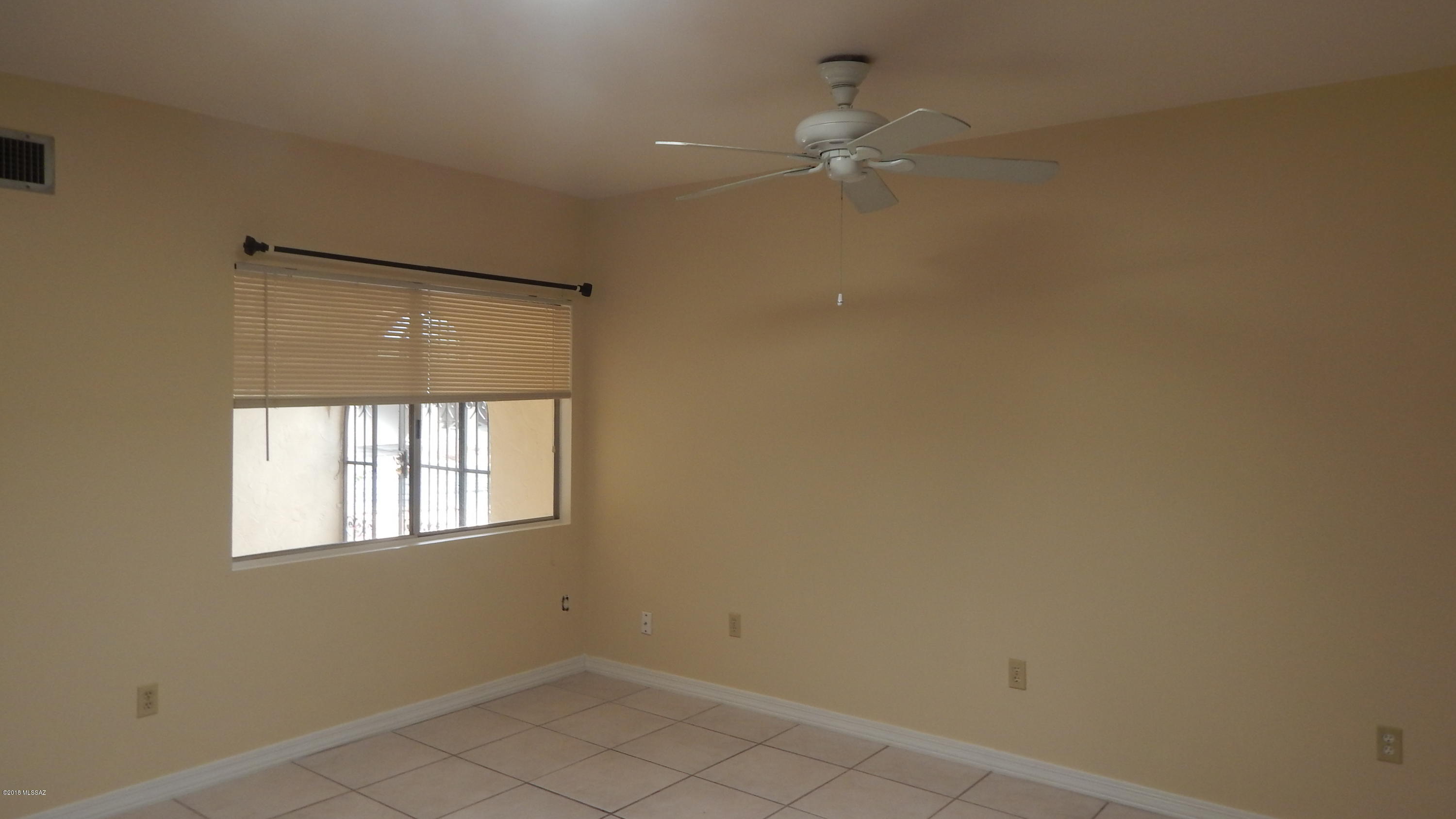 Via Entrada Townhouses - Residential Lease